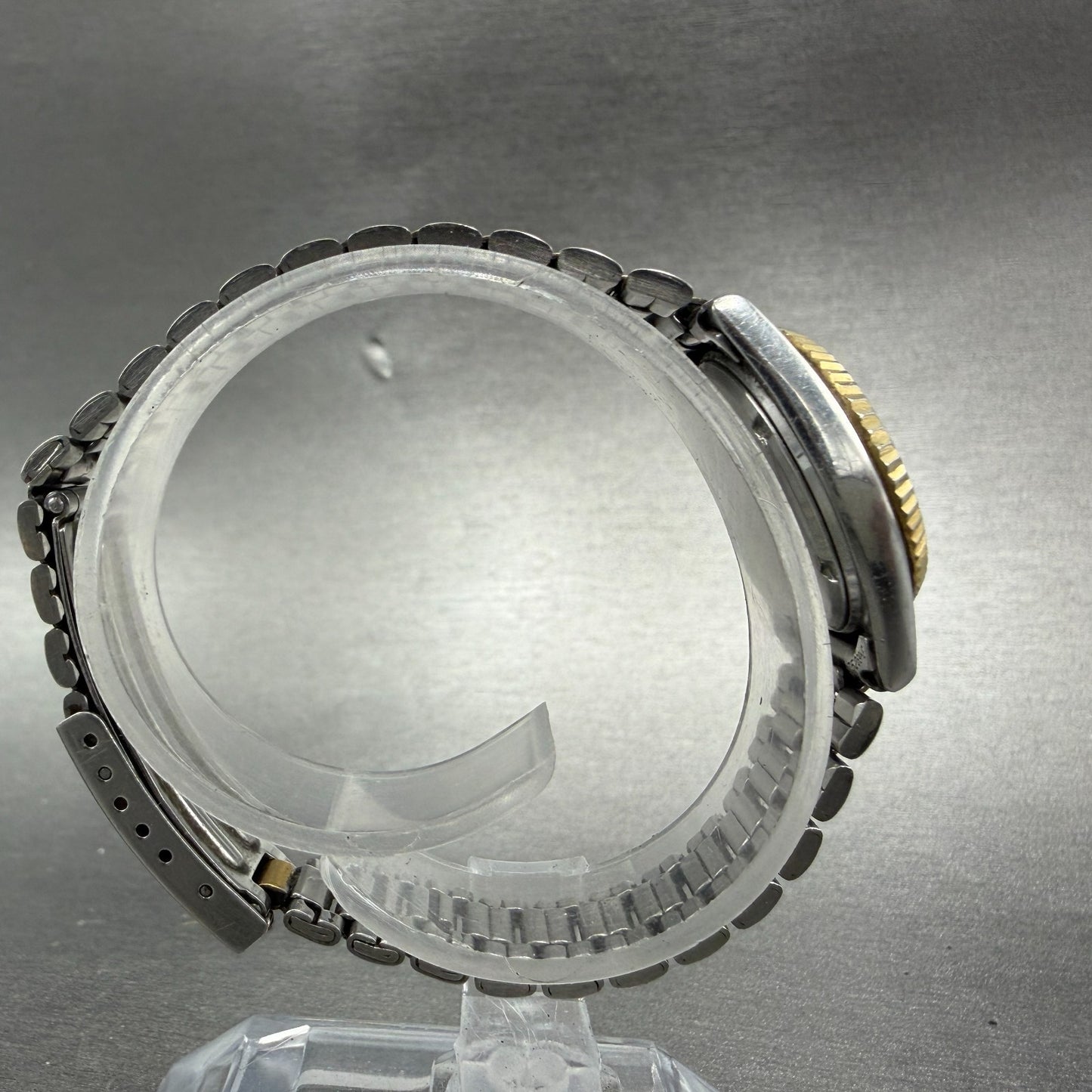 Seiko SQ Watch Women 24mm Gray Dial Two Tone Daydate Round 3E23-0A60 New Batt KD8
