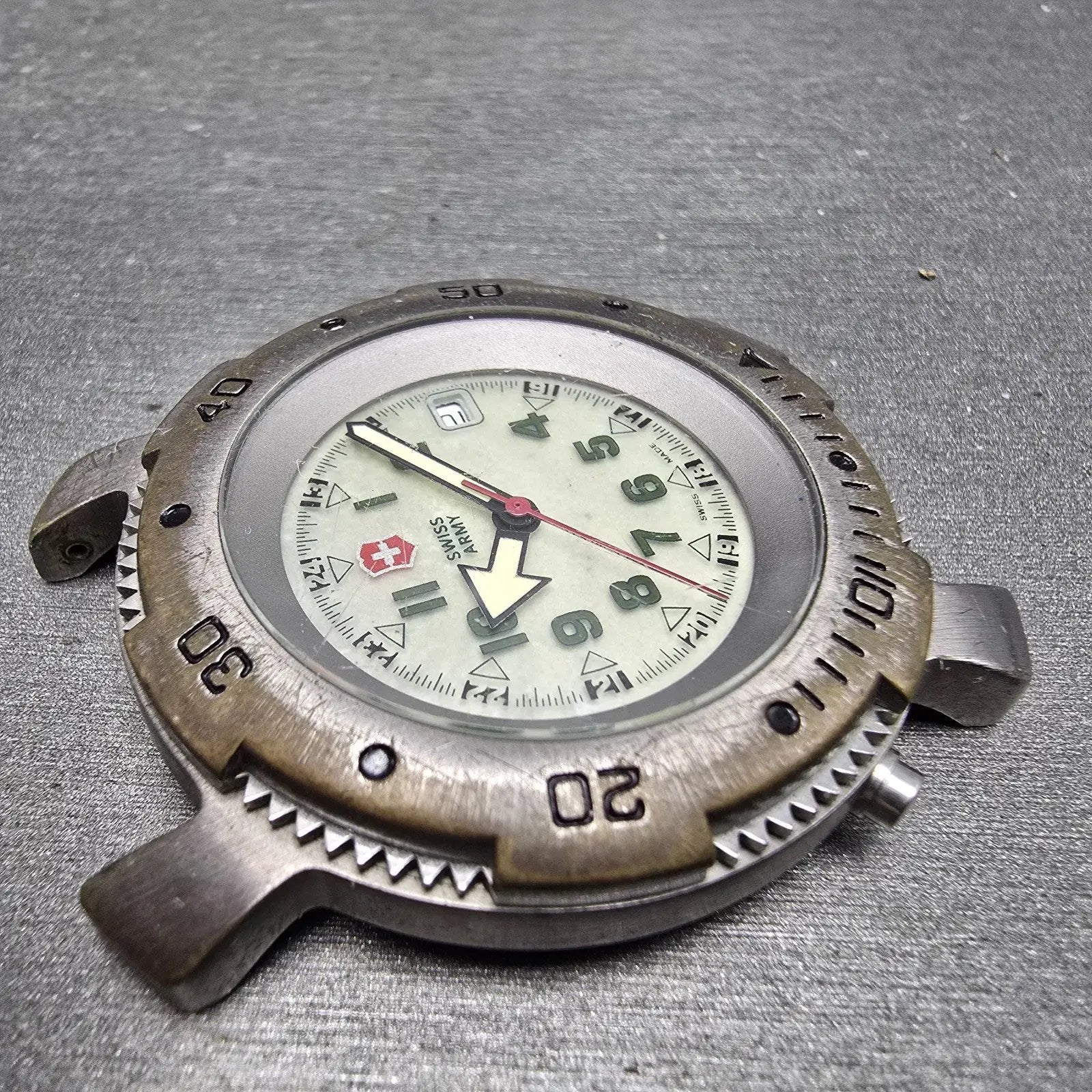 Victorinox Swiss Army Sportline Watch Men 40mm White Dial Silver Date PARTS SWER4