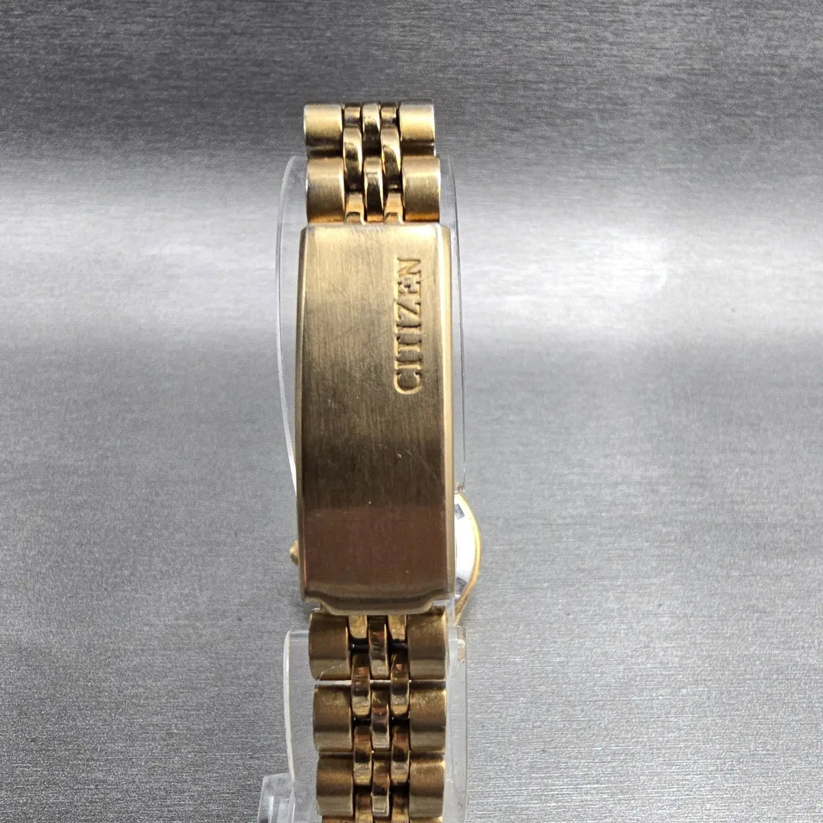 Citizen CQ Watch Women 25mm MOP Dial Gold Tone Daydate 1002-R15101 New Battery 87