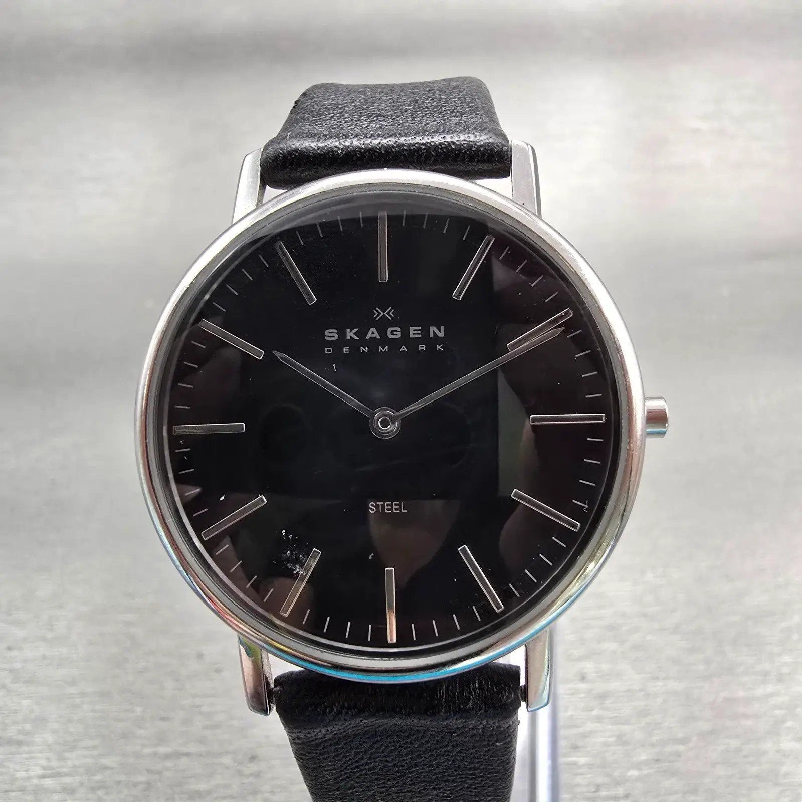 Skagen Steel Watch Men 35mm Black Dial Silver Tone Round 18LSLB New Battery0