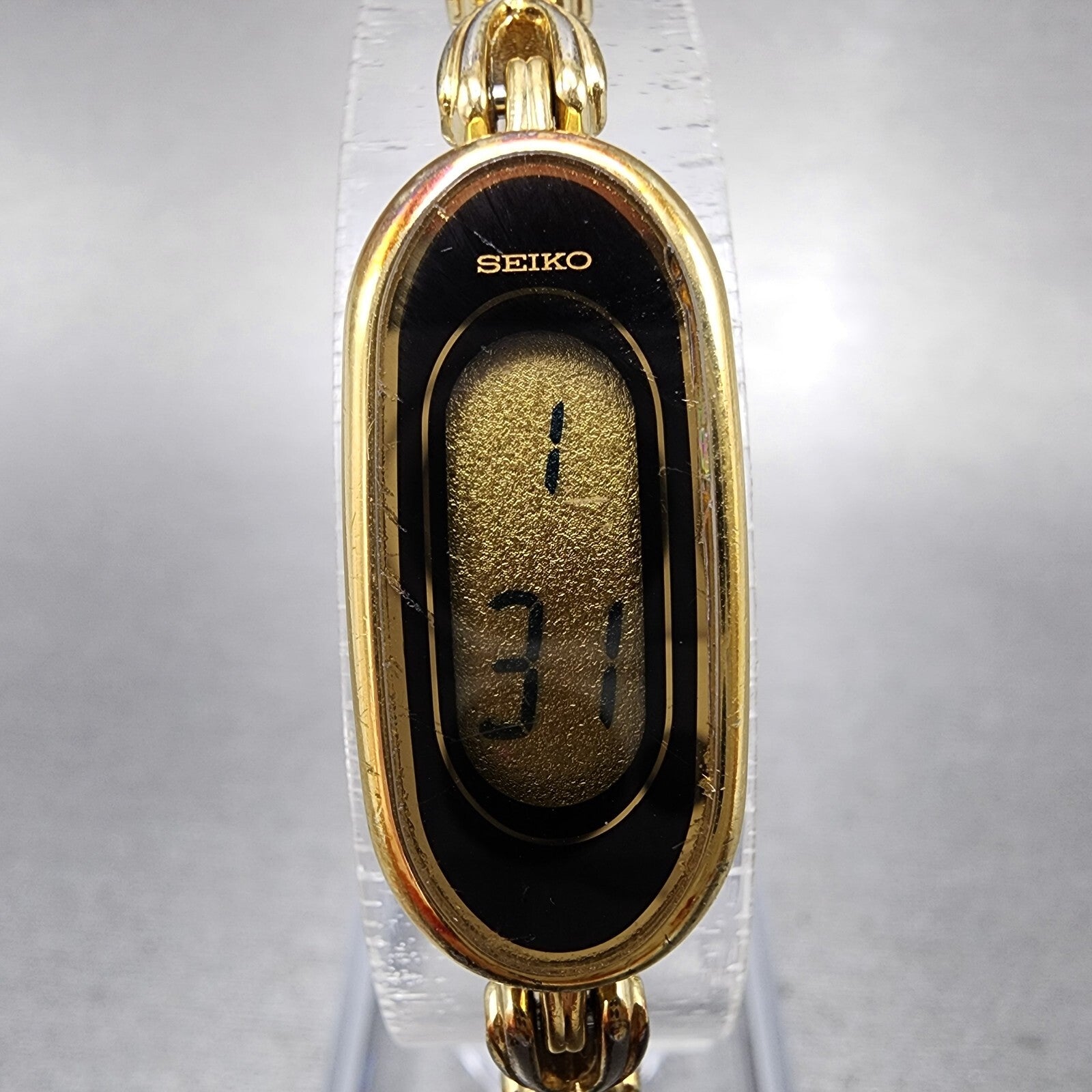 Seiko Watch Women 13mm Digital Gold Tone Oval L6204000 New Battery1