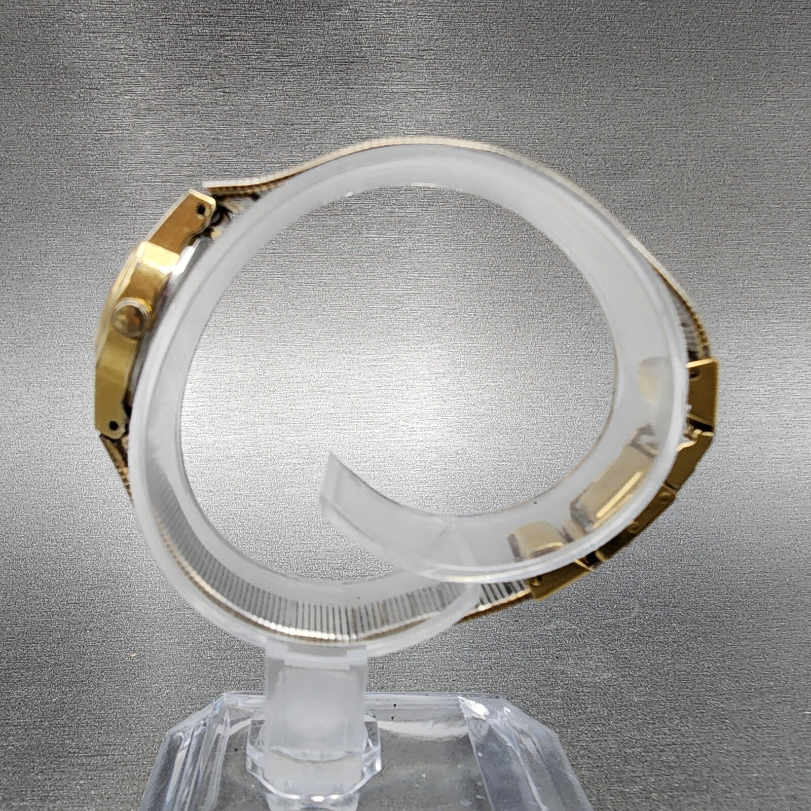 VTG Bulova Watch Women 17mm Cream Dial Gold Tone Round 83390 New Battery6