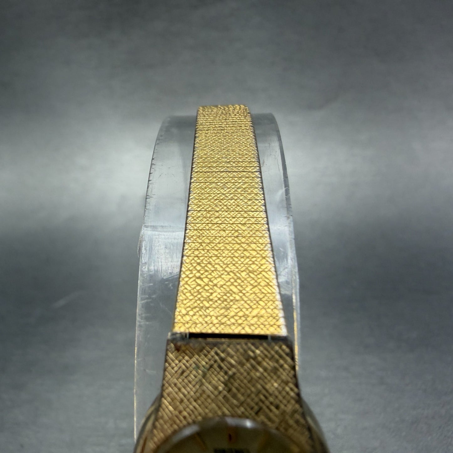 Seiko Watch Women 17mm Champagne DIla Gold Tone Round 2C20-0140 New Battery VTG4