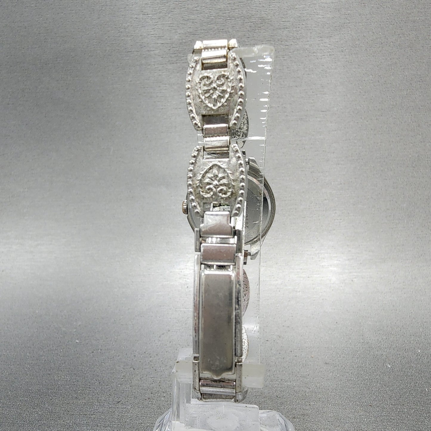Seiko Special Watch Women 23mm Silver Dial Silver Tone Date Manual 25180090 Run7