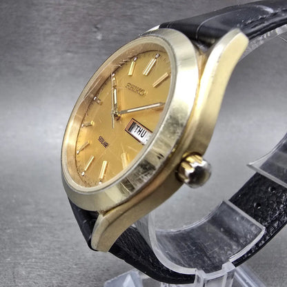 Seiko Solar Watch Men 37mm Champagne Dial Gold Tone Daydate Round V158-0AB0 Runs2