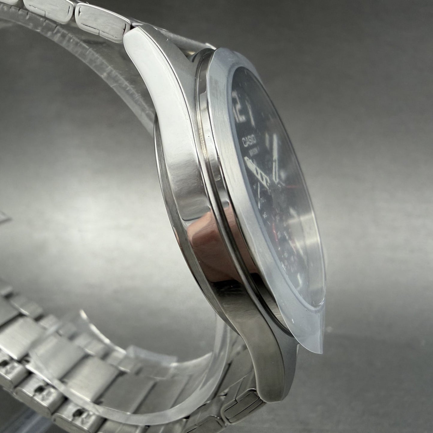 Casio MTP-E350 Watch Men 39mm Black Dial Silver Tone Daydate Metal Bracelet3