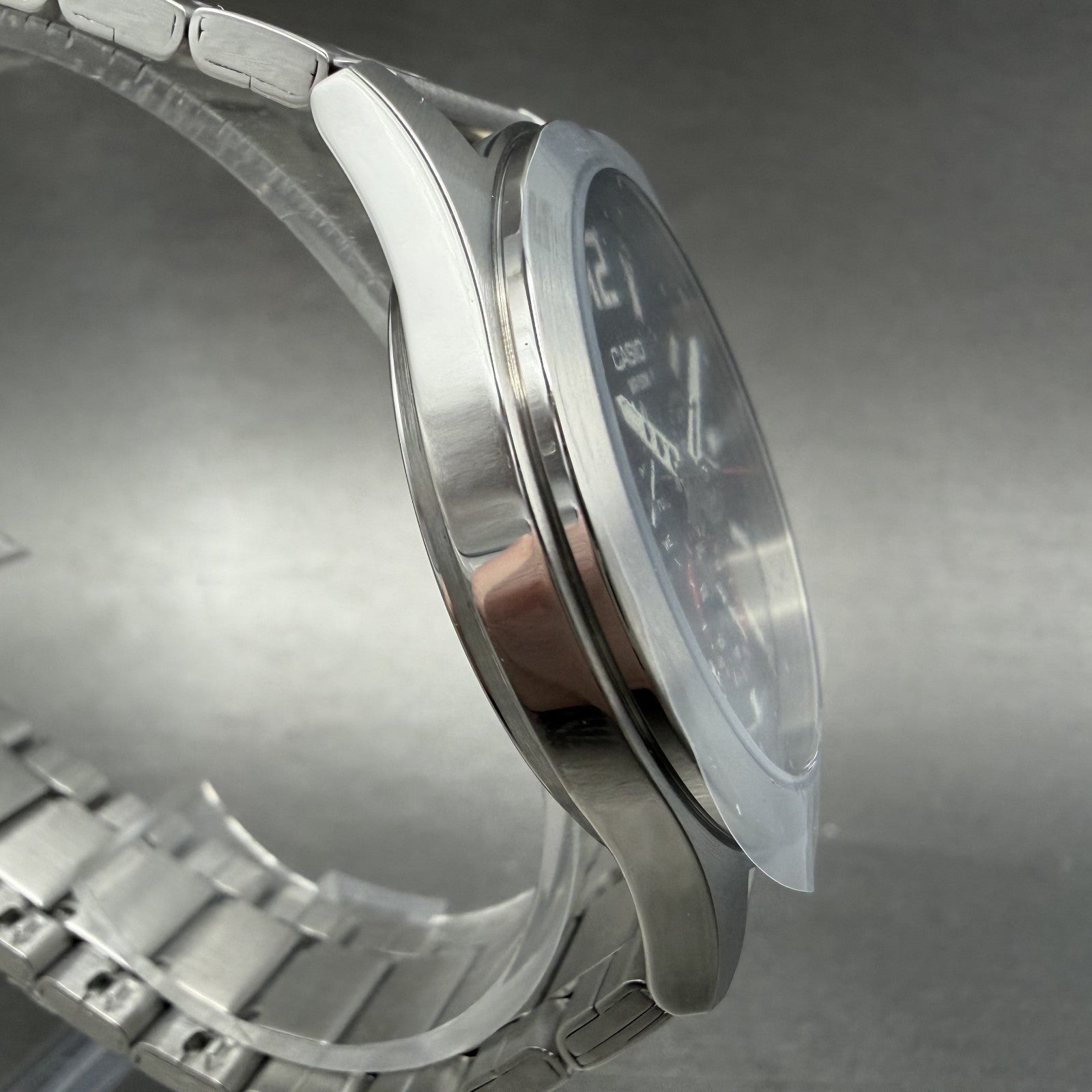 Casio MTP-E350 Watch Men 39mm Black Dial Silver Tone Daydate Metal Bracelet3
