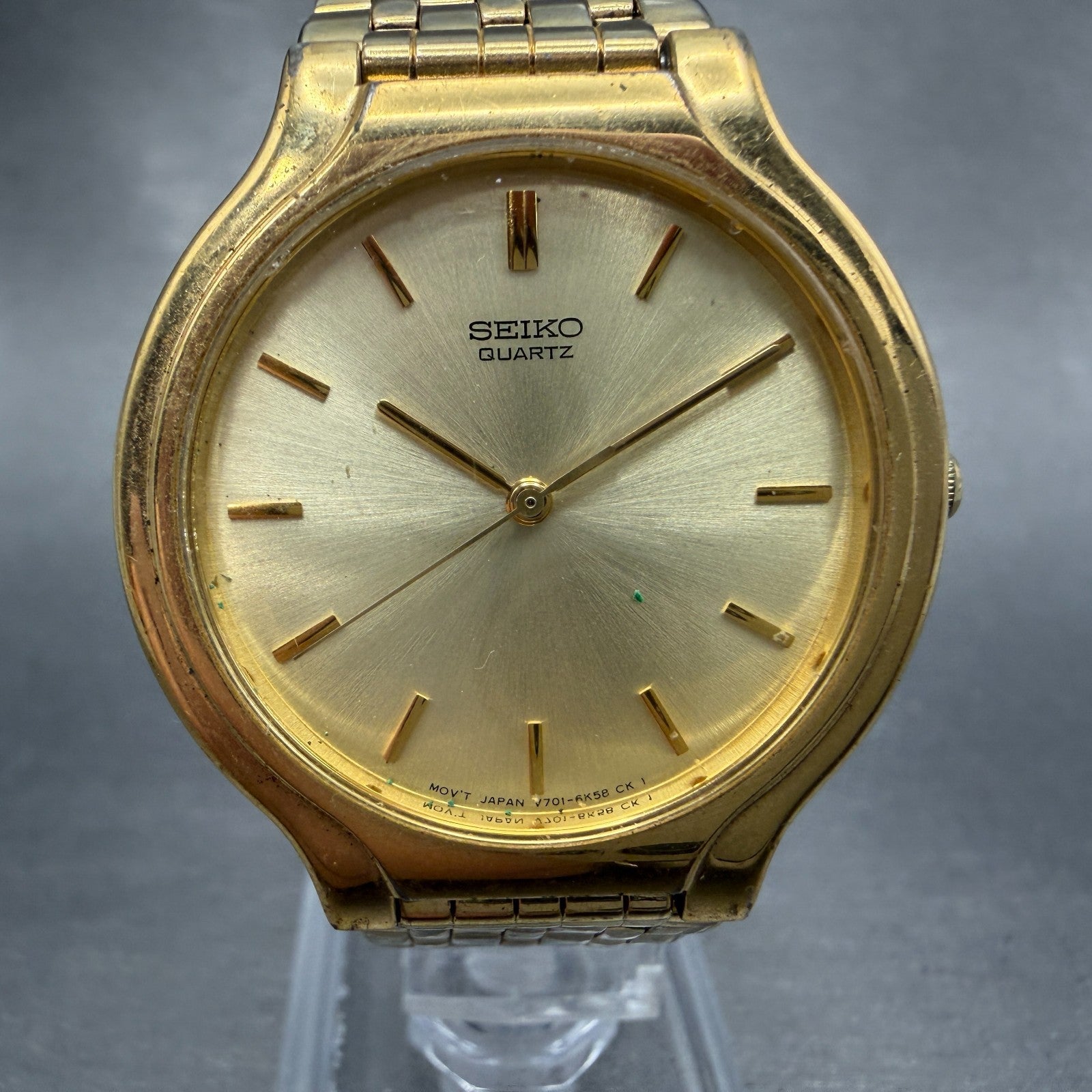 Seiko Watch Men 34mm Champagne Dial Gold Tone Round Vintage V701-6K69 PARTS0