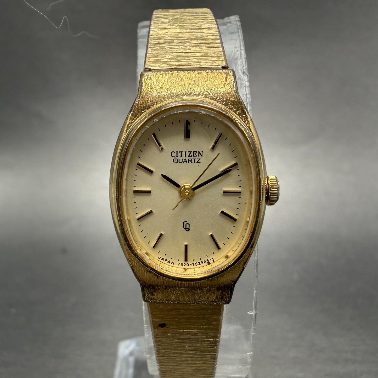Citizen CQ Watch Women 18mm Champagne Dial Gold Tone Oval 4-752112 New Battery0