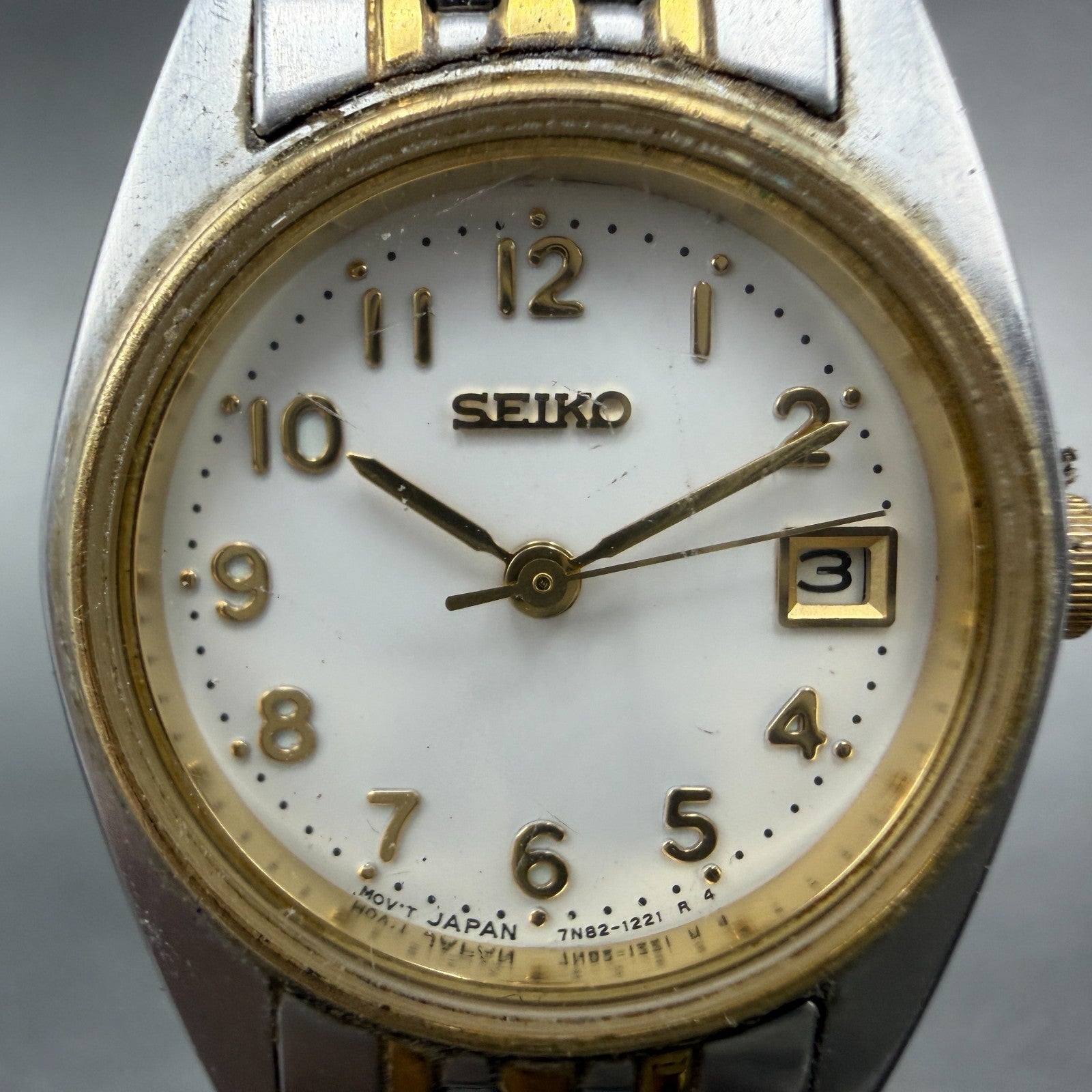 Seiko Watch Women 24mm White Dial Two Tone Date Round 7n82-6001 New Battery VTG1