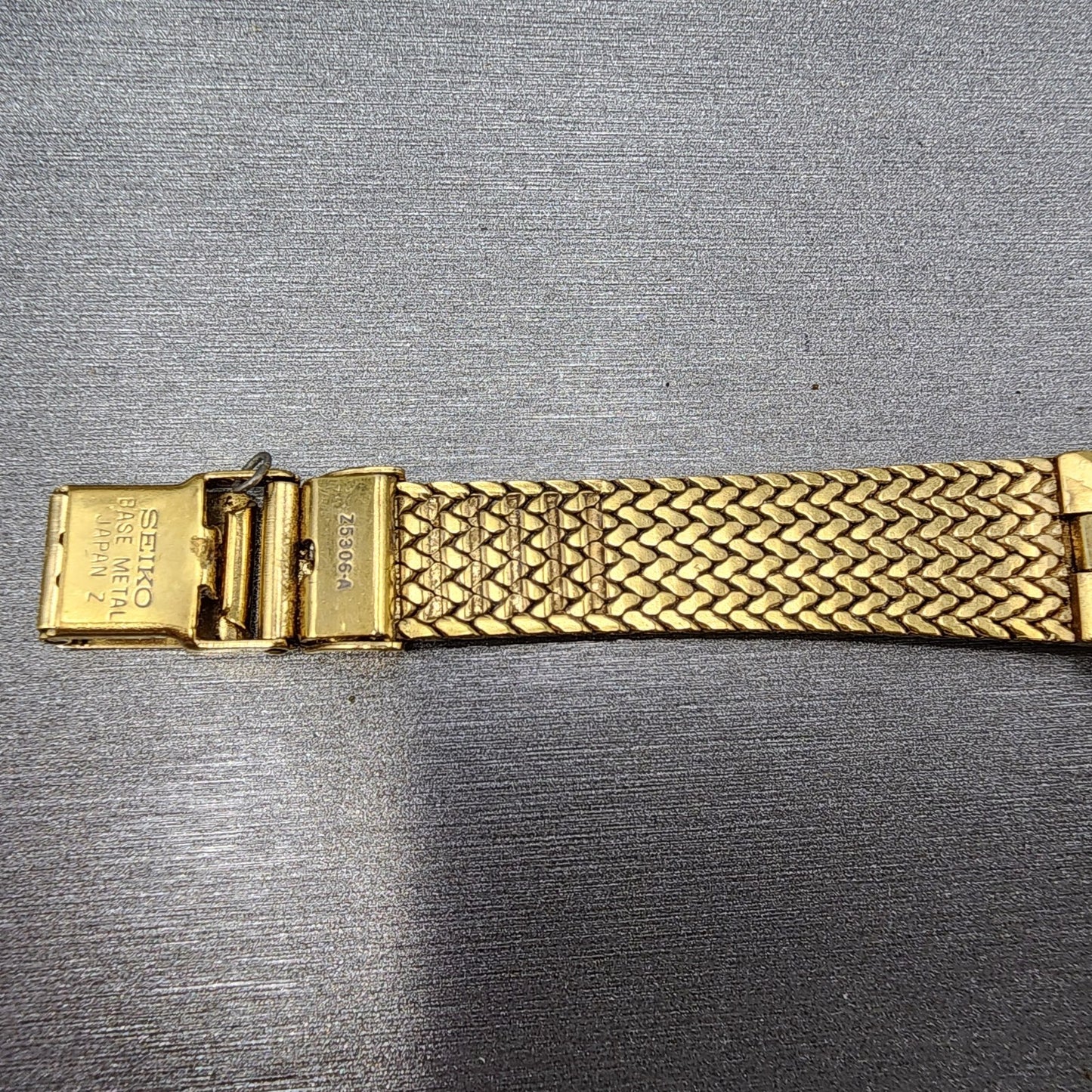 Seiko Tank Watch Women 15mm Gold Dial Gold Tone Rectangle 1F20-5A89 New Batt