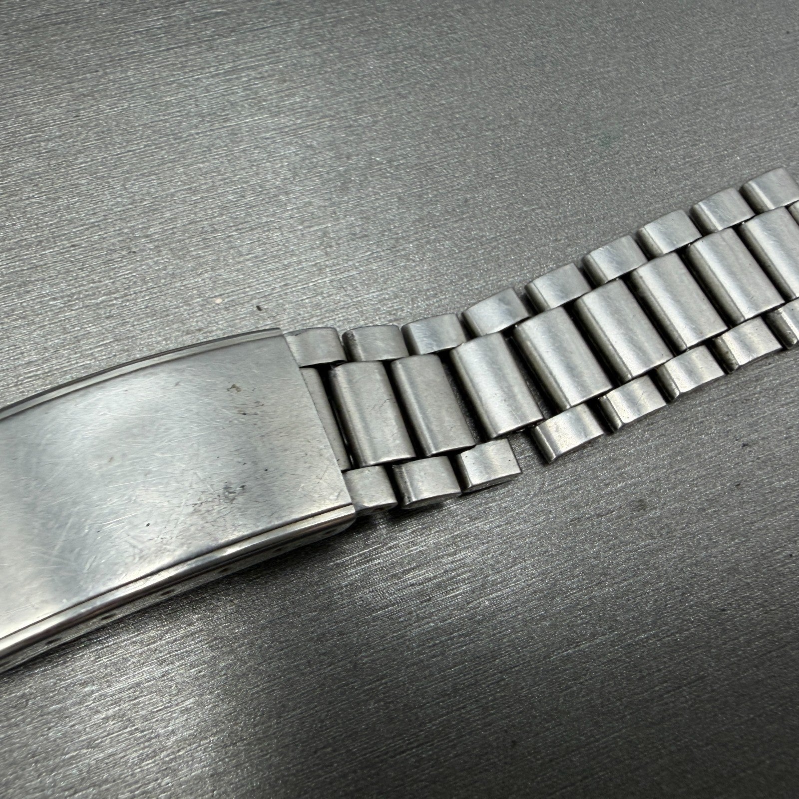 Seiko SQ Watch Men 34mm Black Dial Silver Tone Date 8222-7009 New Battery VTG14