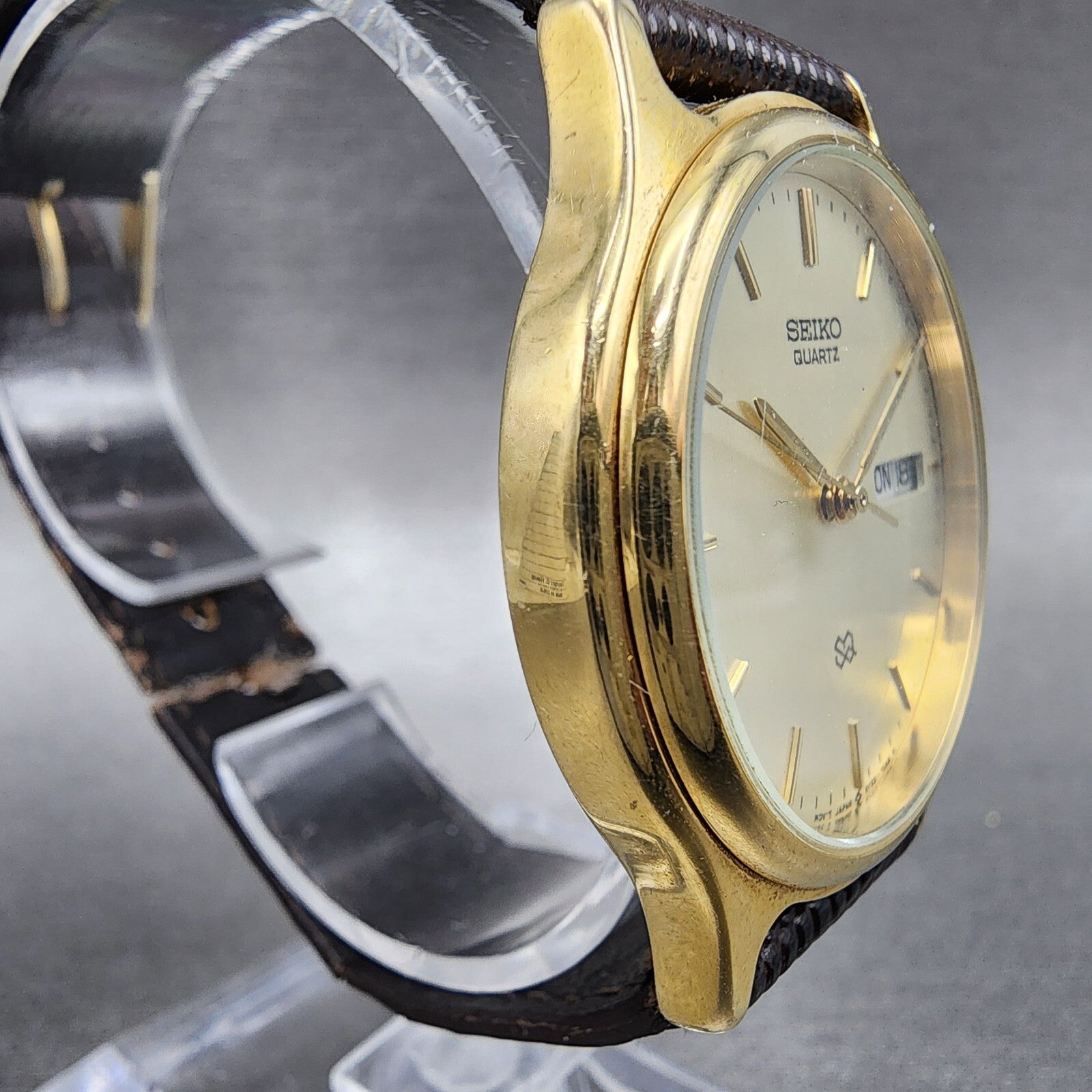 Seiko SQ Watch Men 34mm Champagne Dial Gold Tone Daydate 5Y237030 PARTS4