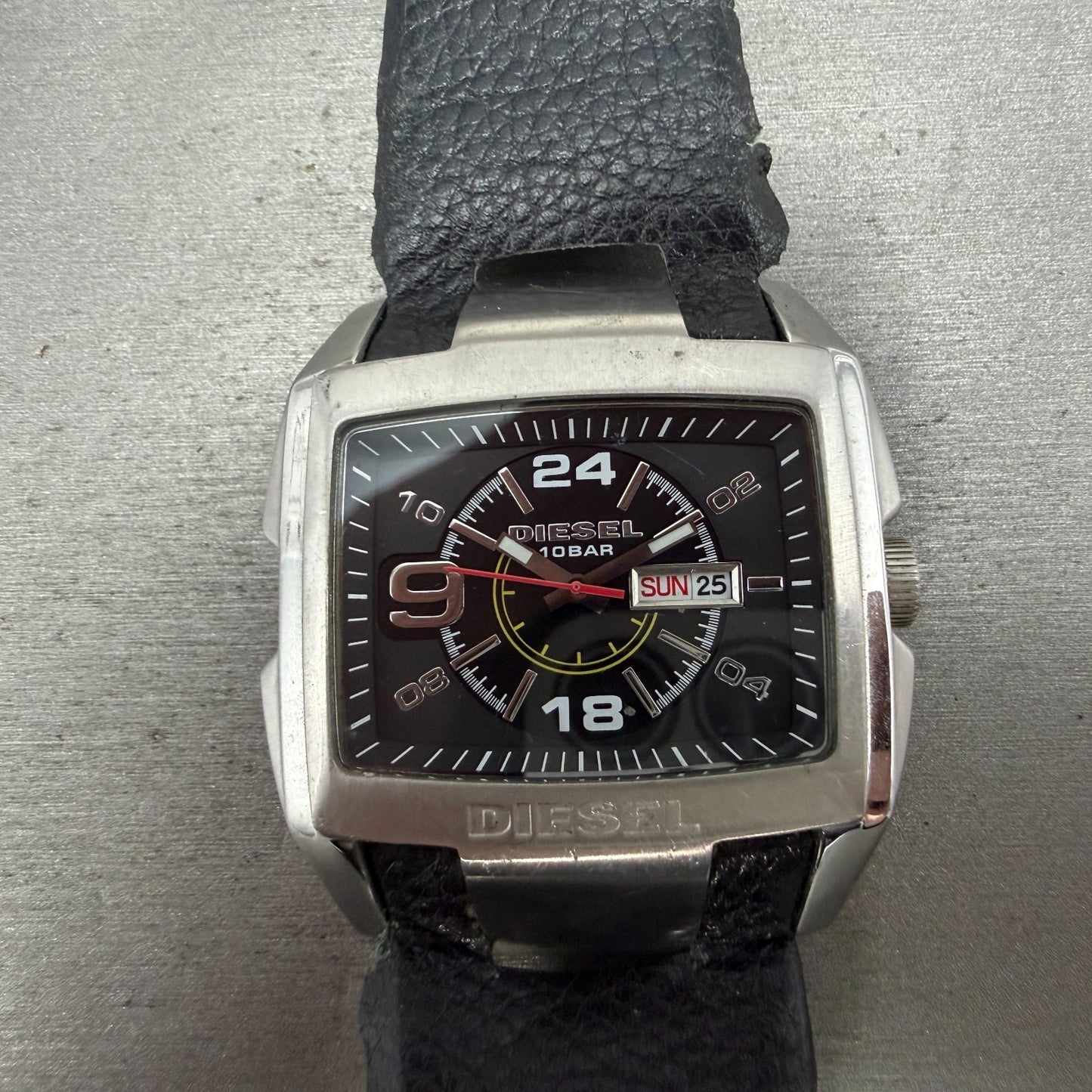 Diesel Bugout Watch Men 49mm Black Dial Steel Daydate Rectangle DZ-1215 New Batt0