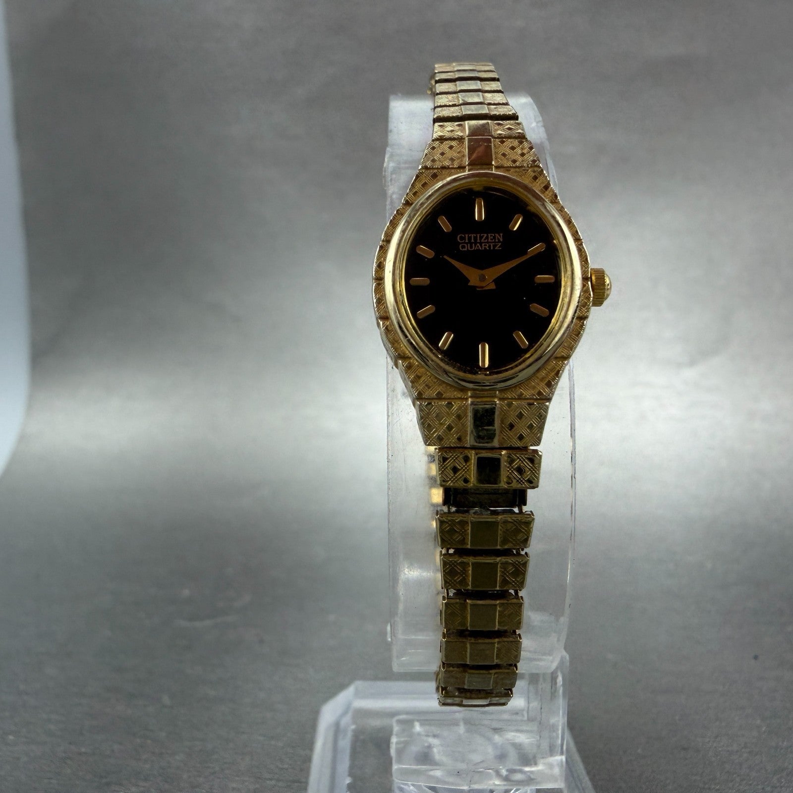 Citizen Watch Women 17mm Black Dial Gold Tone Oval 5920-S96494 New Battery VTG5