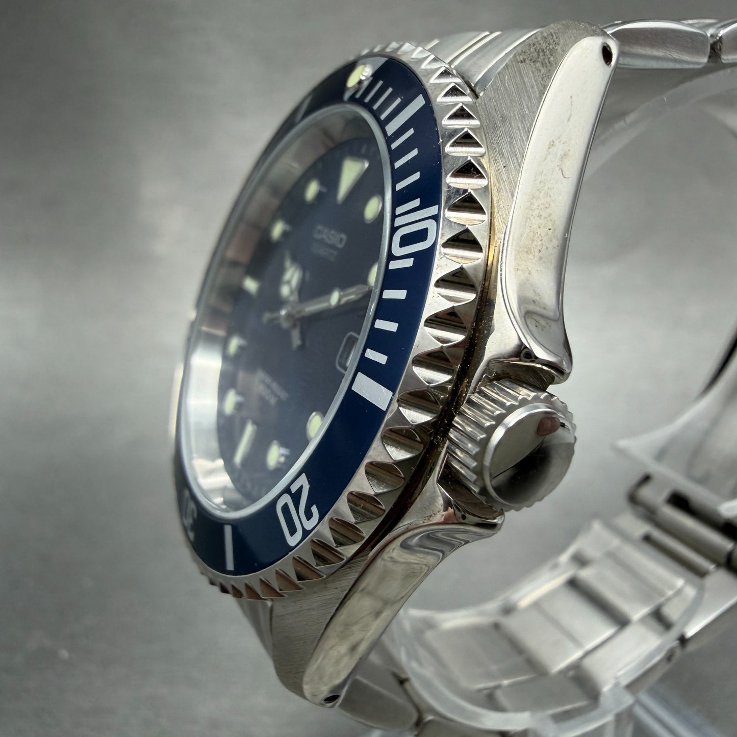Casio Dive Watch Men 40mm Blue Dial Silver Tone Date MTD-1010 New Battery2