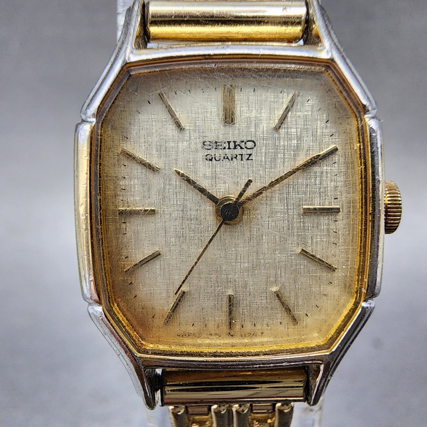 Seiko Tank Watch Women 19mm Champagne Dial Gold Tone 14215660 New Battery1