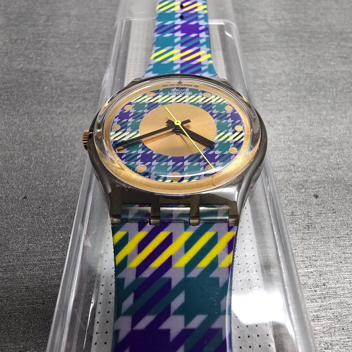 Swatch Tailleur Watch Men 34mm Gold Dial Gray Case Round GM109 New Battery NOS7