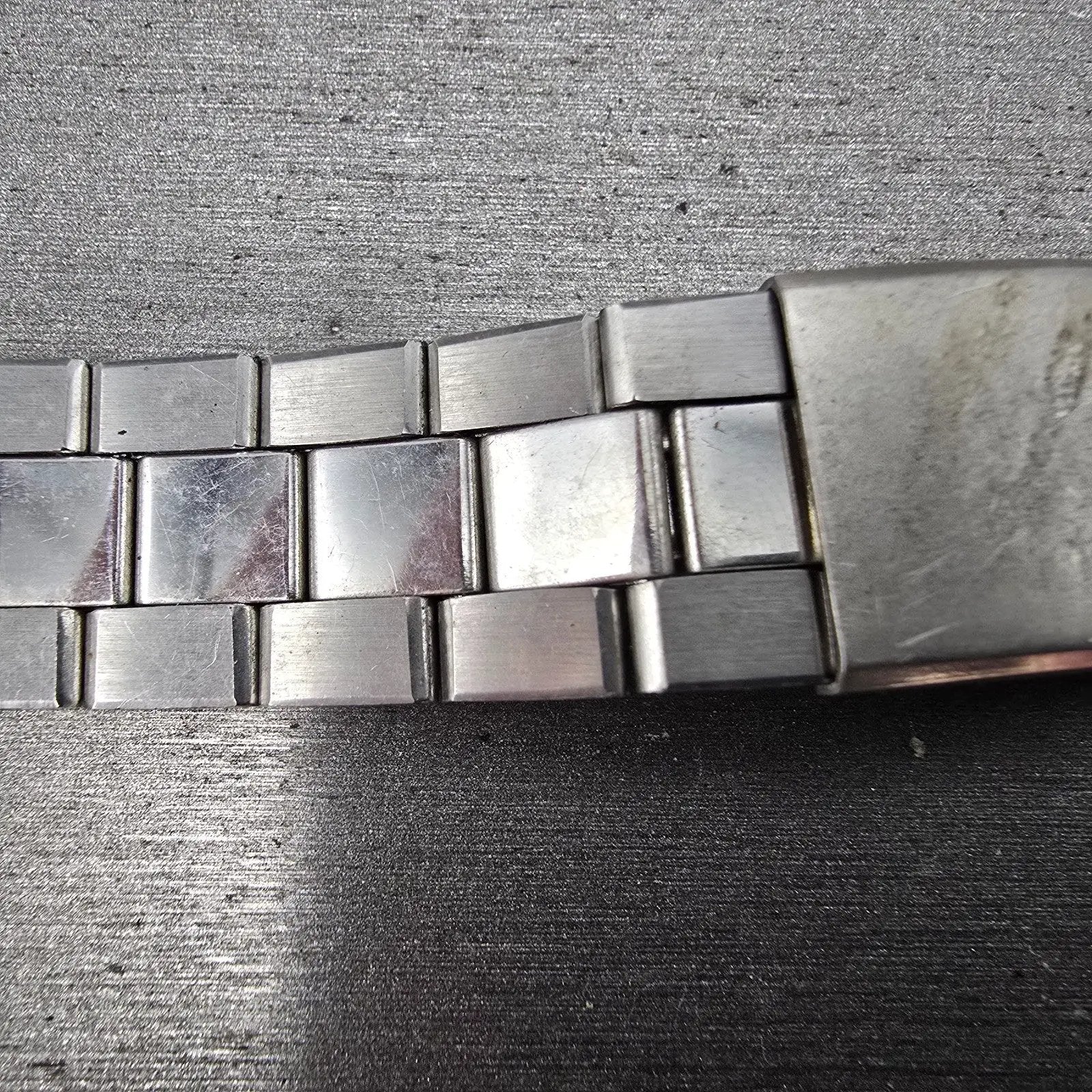 Seiko Bracelet 7mm Stainless Steel Silver Tone Tri Folding Clasp Vintage6