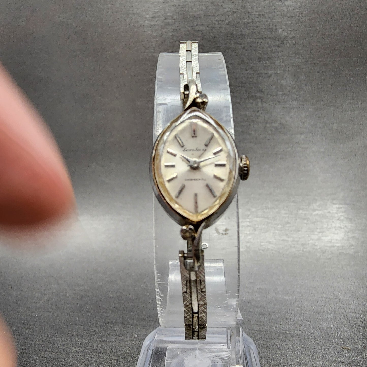 Seiko Solar Watch Women 15mm White Dial Silver Tone Oval 1080905