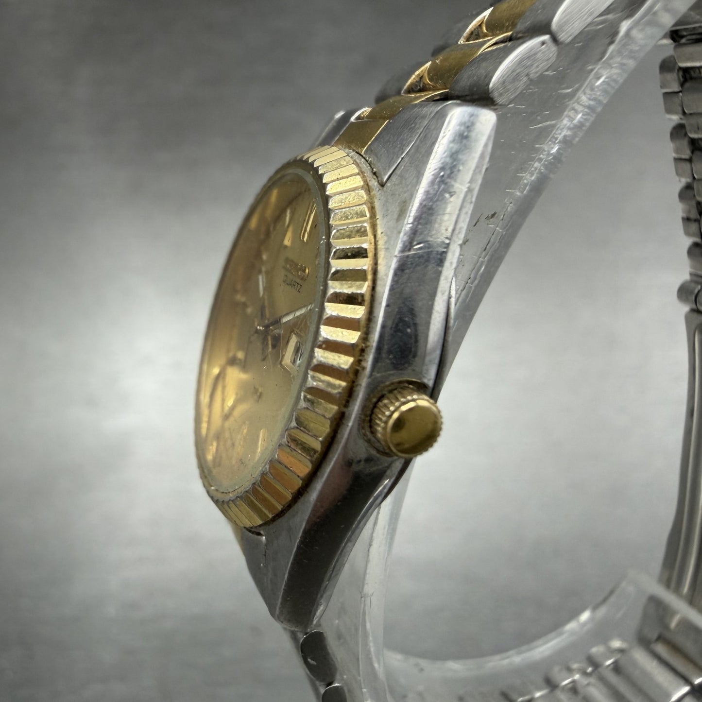 Seiko SQ Watch Women 24mm Gold Dial Two Tone Daydate Round 3E23-0A60 New Batt YU2
