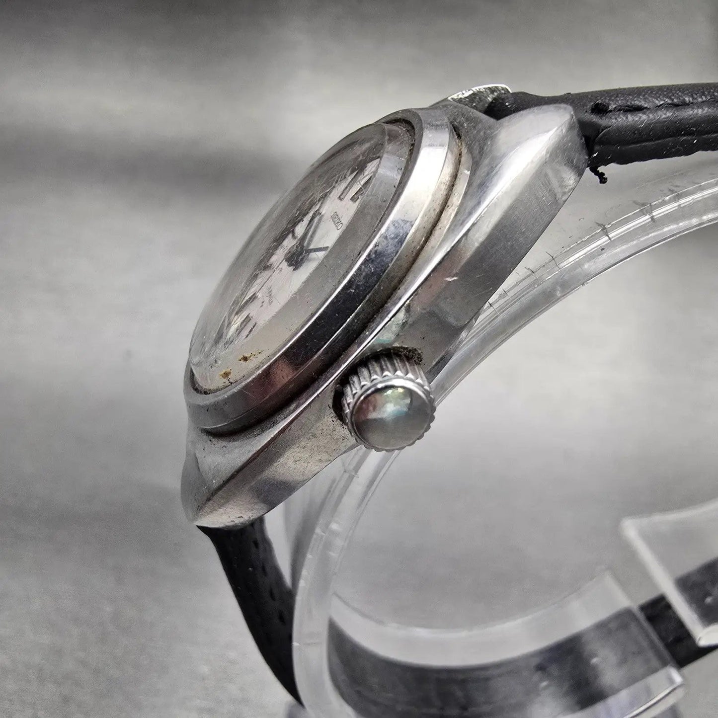 Seiko Watch Women 21mm Silver Dial Silver Tone Date Oval 2202-0050 Vintage Works2
