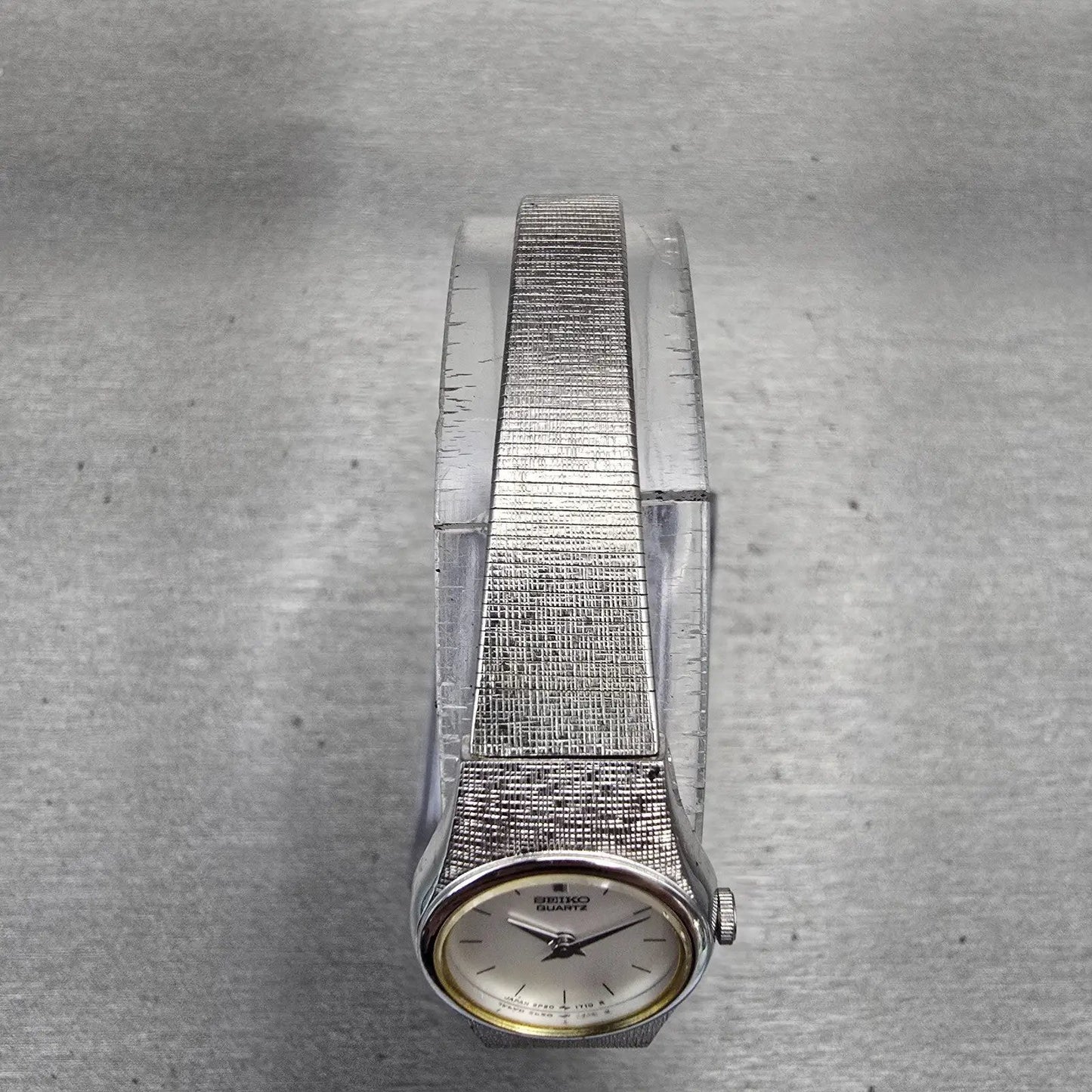 Seiko Watch Women 17mm Silver Dial Silver Tone Round 2P20-0329 New Battery VTG4