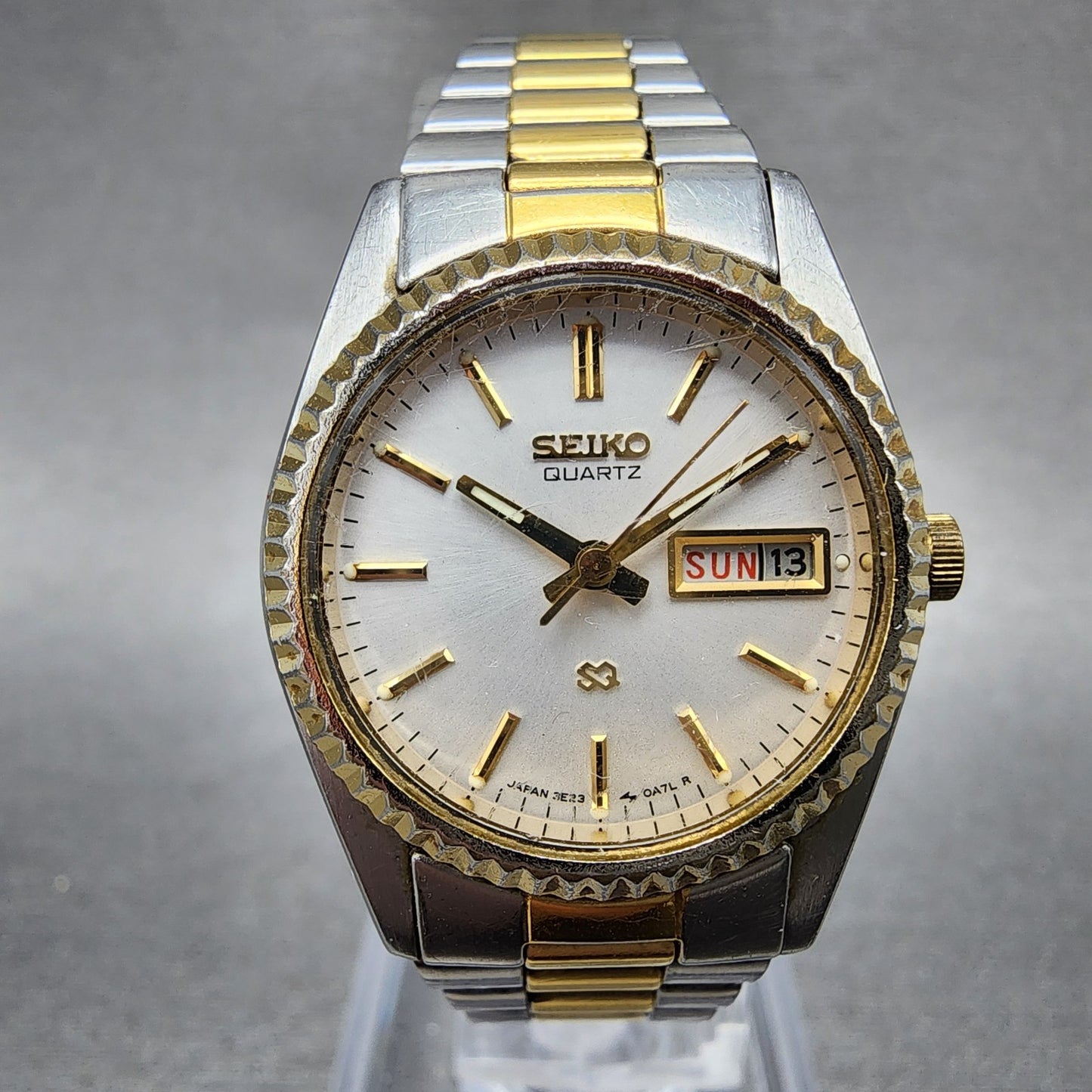 Seiko Watch Women 24mm White Dial Two Tone Daydate Round 3E230A69 New Batt BNK10