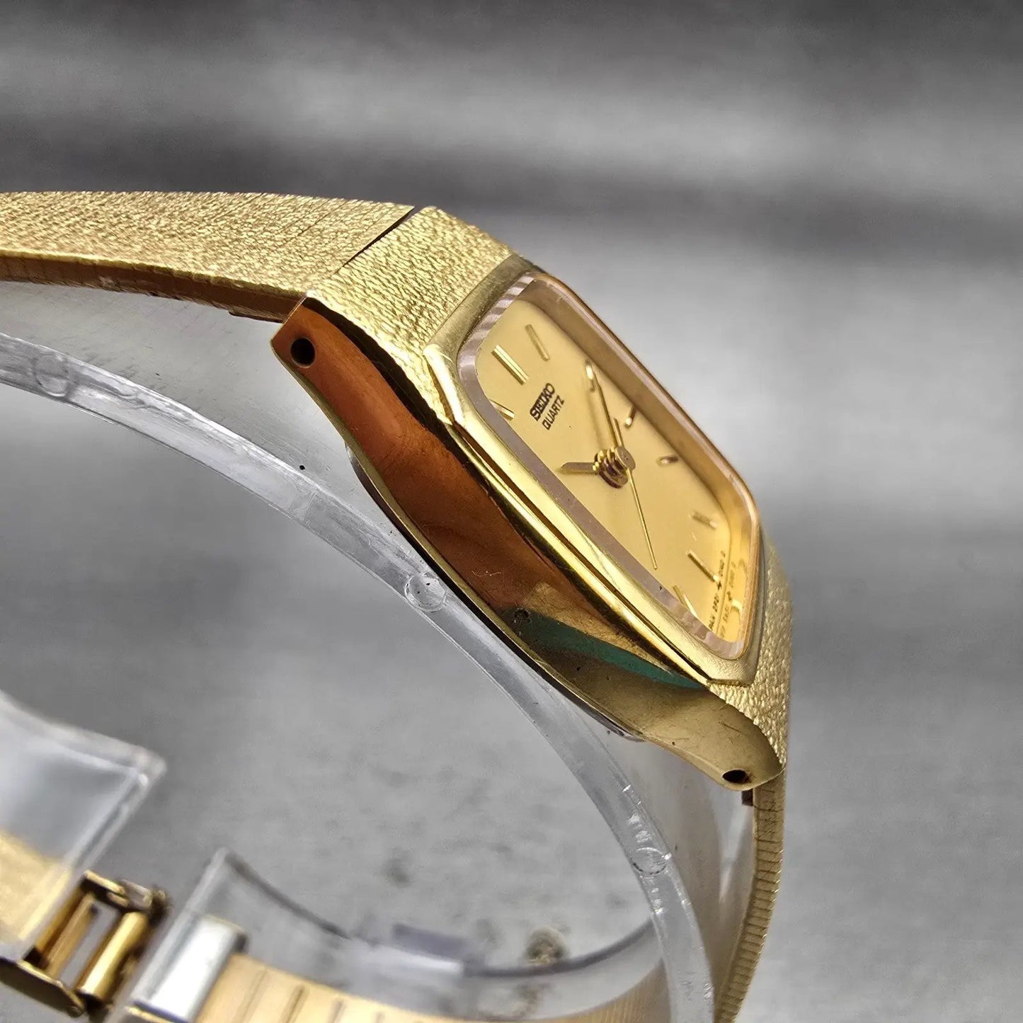 Seiko Watch Women 17mm Gold Dial Gold Tone Rectangle 2P21-5080 New Battery VTG3
