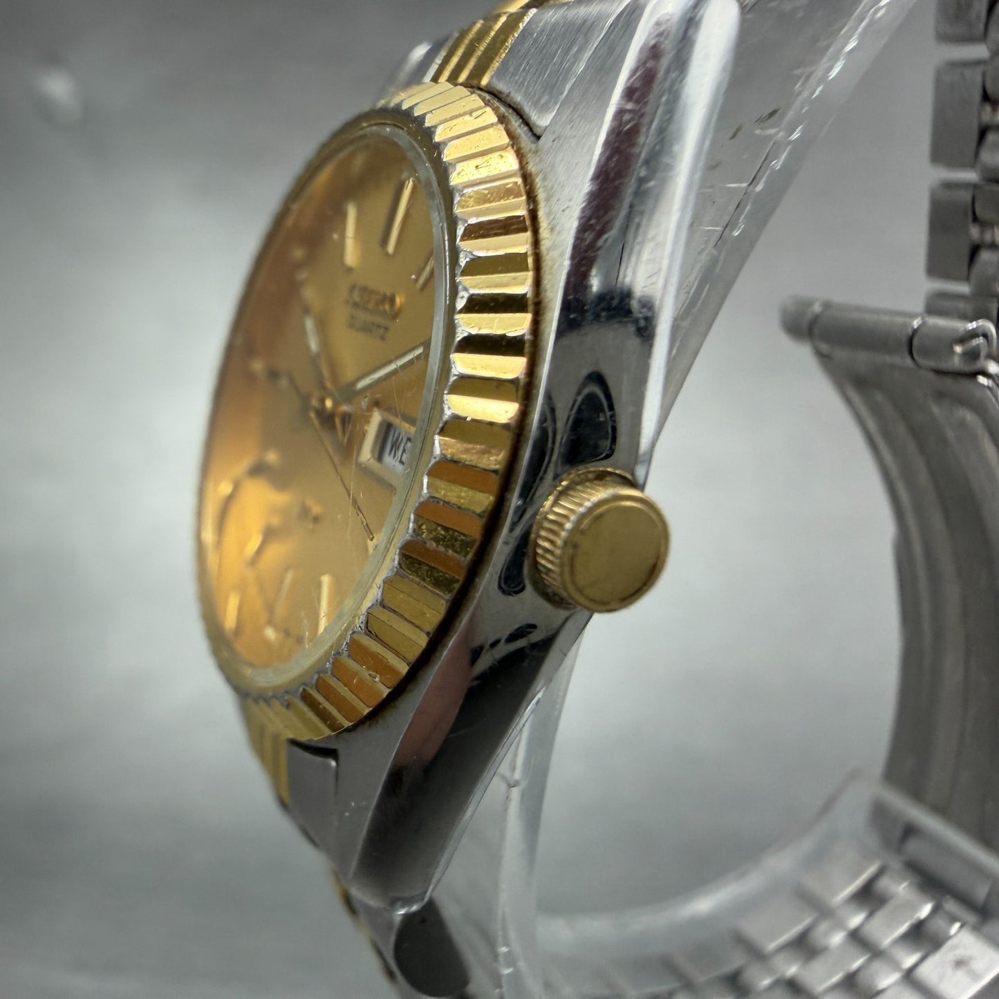 Seiko SQ Watch Women 24mm Gold Dial Two Tone Daydate 3Y03-0169 New Battery ABC2