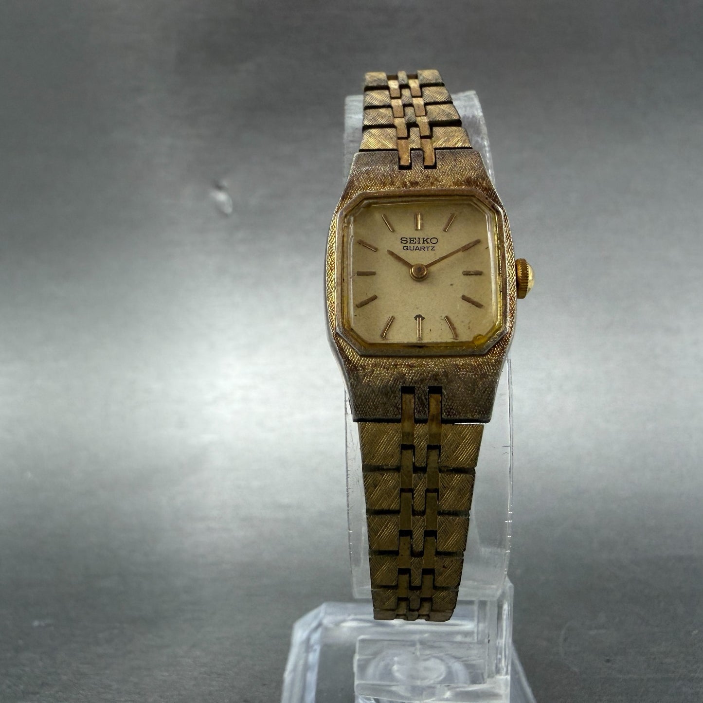 Seiko Watch Women 17mm Champagne Dial Gold Tone Octagon 5420-5420 New Battery5