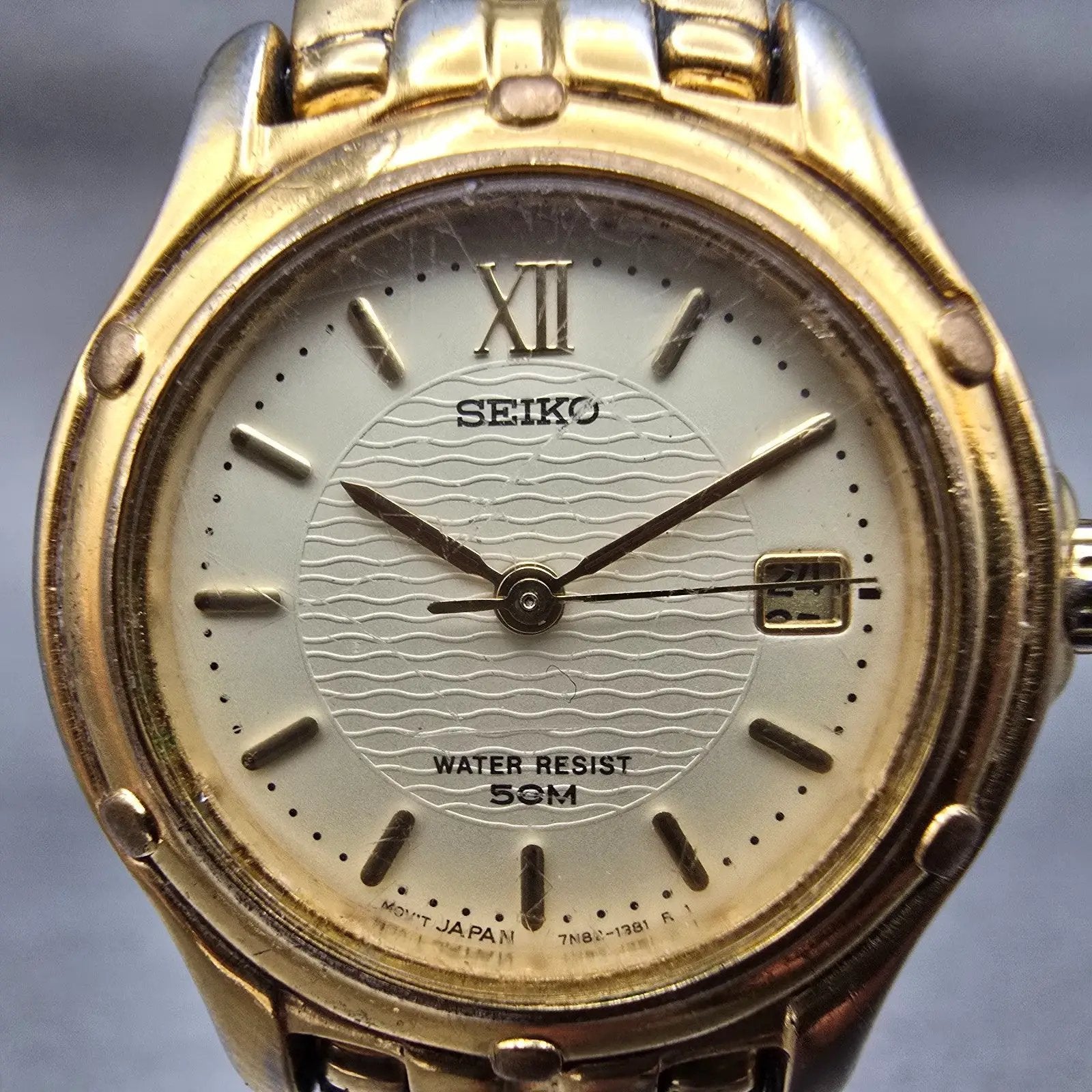 Seiko Watch Women 26mm Champagne Dial Gold Tone Date Round 7N82-0599 New Battery1