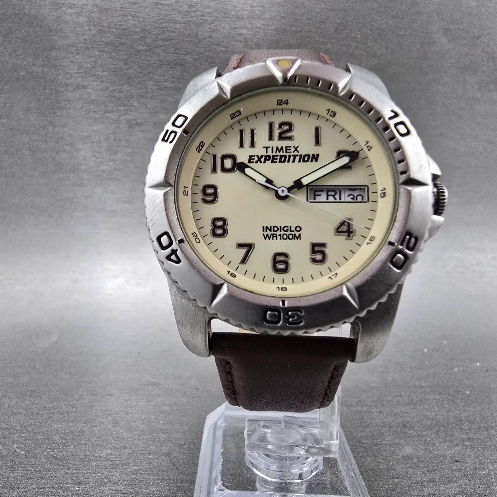 Timex Expedition Dive Watch Men 40mm Cream Dial Silver Tone Daydate New Battery5
