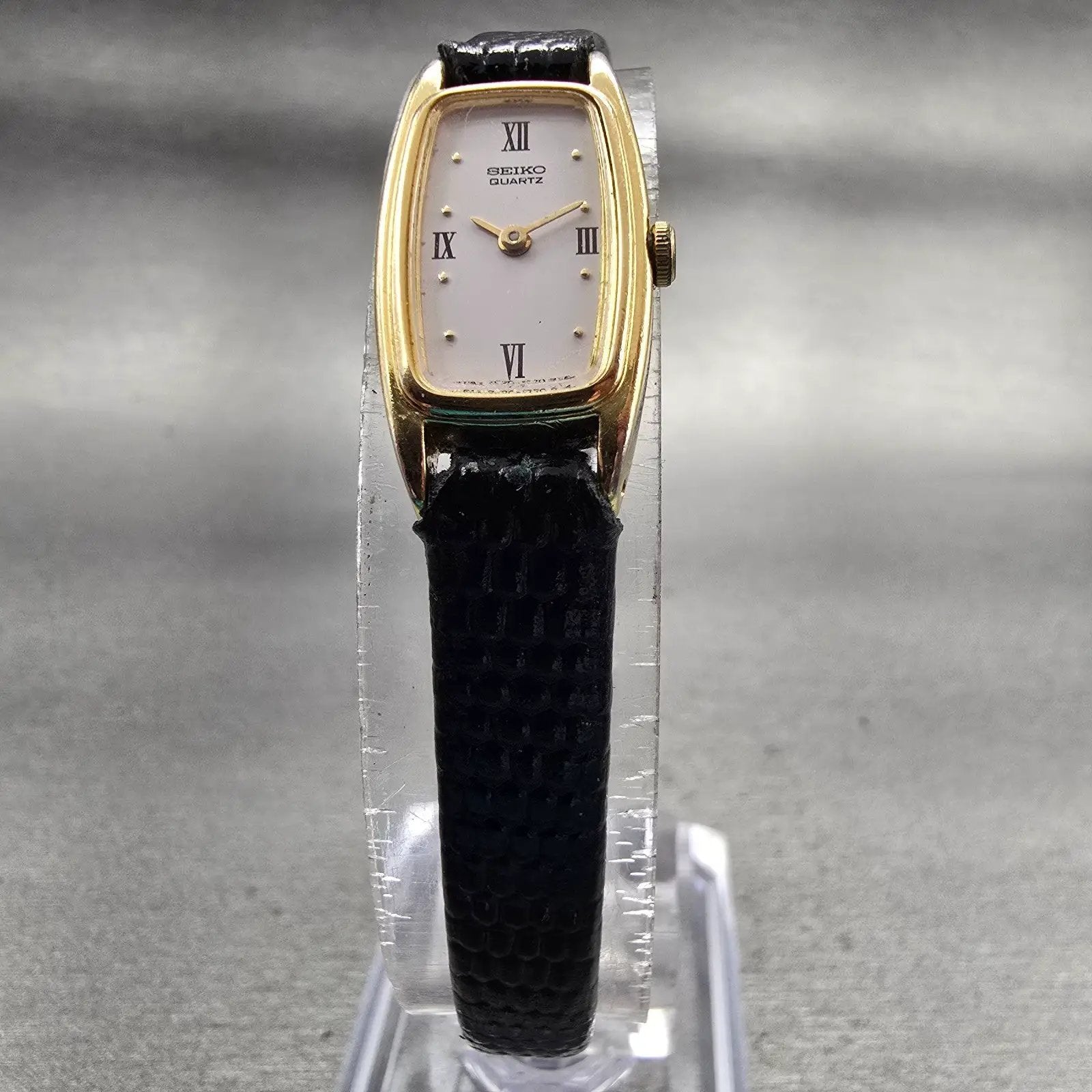 Seiko Watch Women 13mm White Dial Gold Tone Oval 2E20-6309 New Battery Vintage5