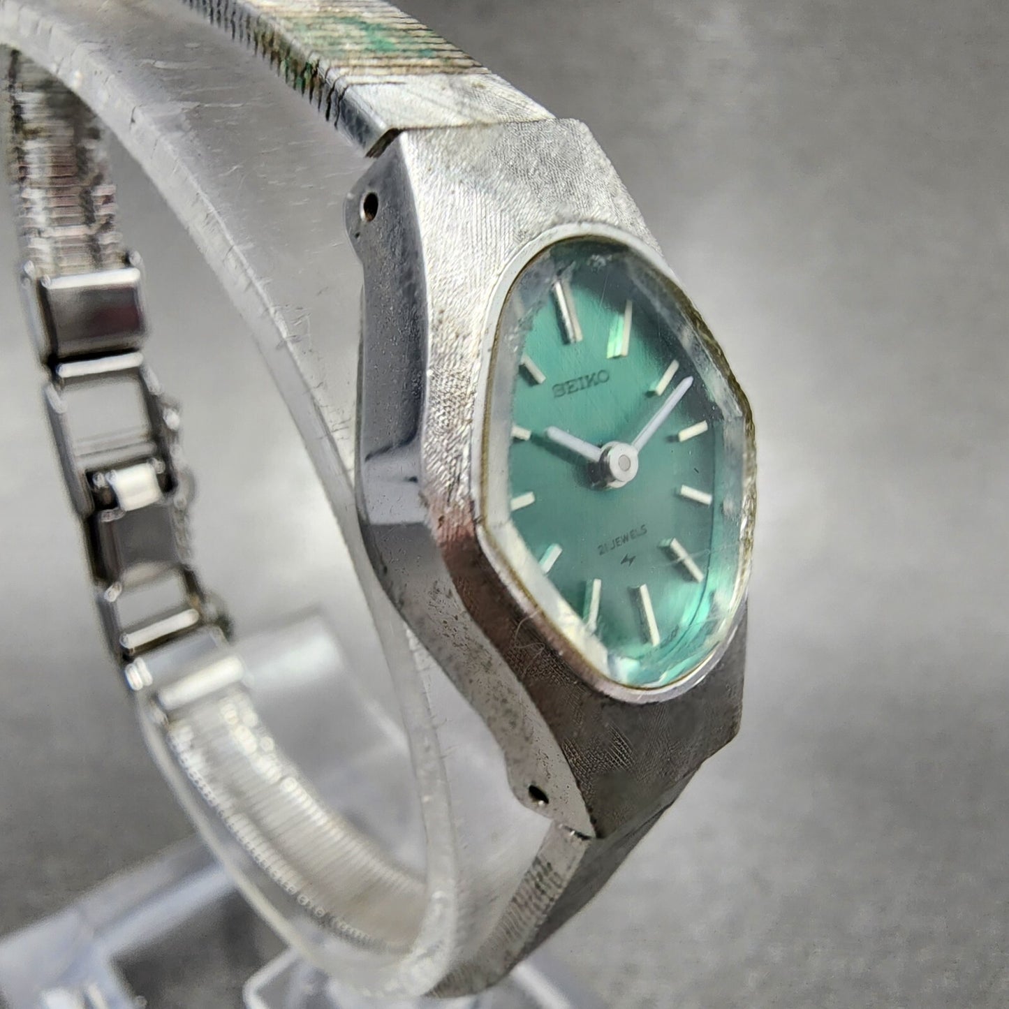 Seiko Watch Women 17mm Green Dial Silver Tone Manual 118240 Runs3