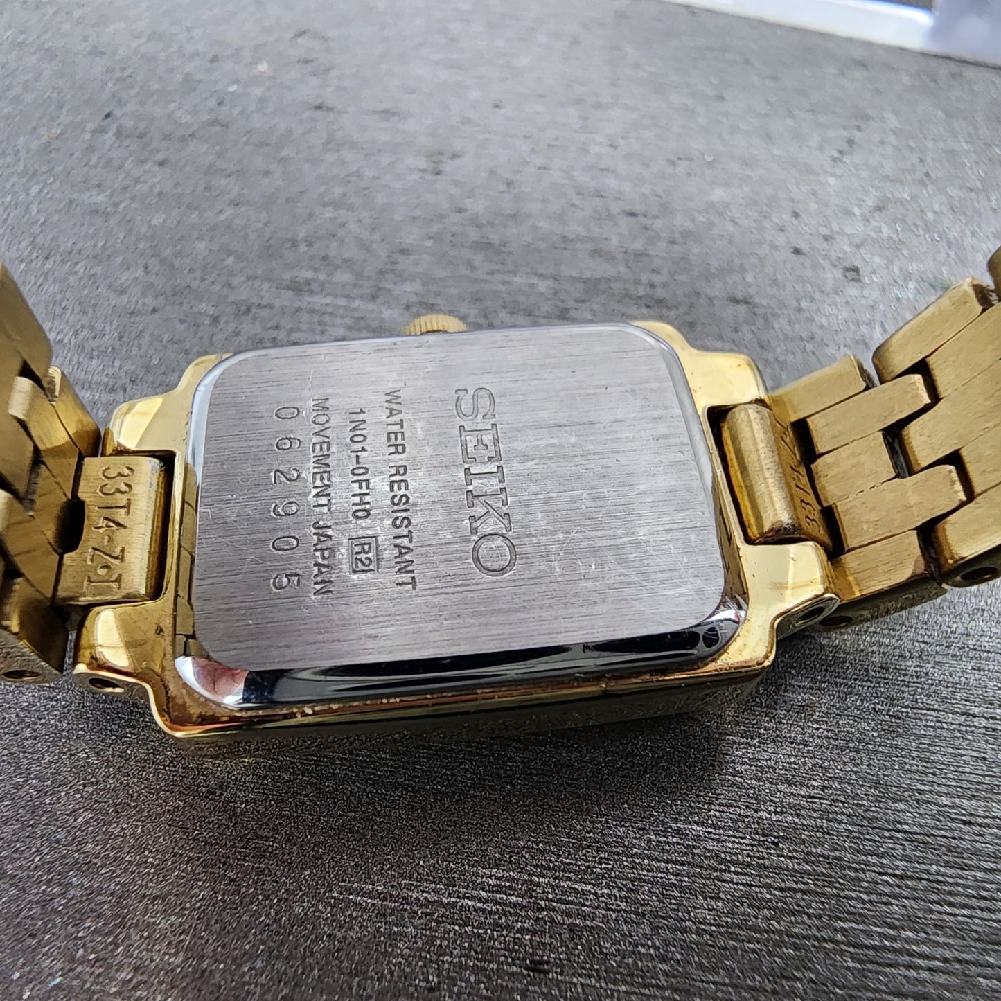 Seiko Tank Watch Women 16mm White Dial Gold Tone 1n010fh0 New Battery9