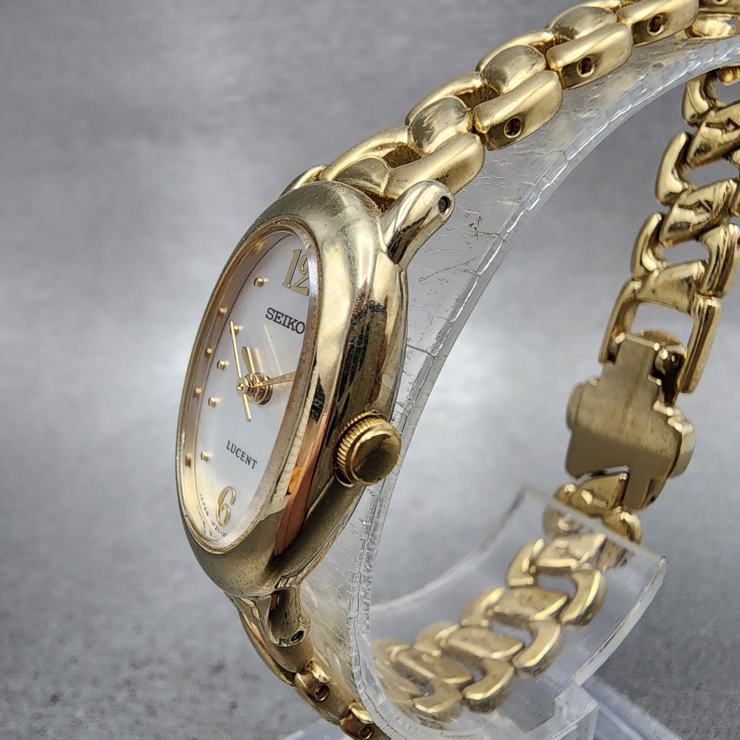 Seiko Lucent Watch Women 17mm Silver Dial Gold Tone Oval 1F215C80 New Battery2