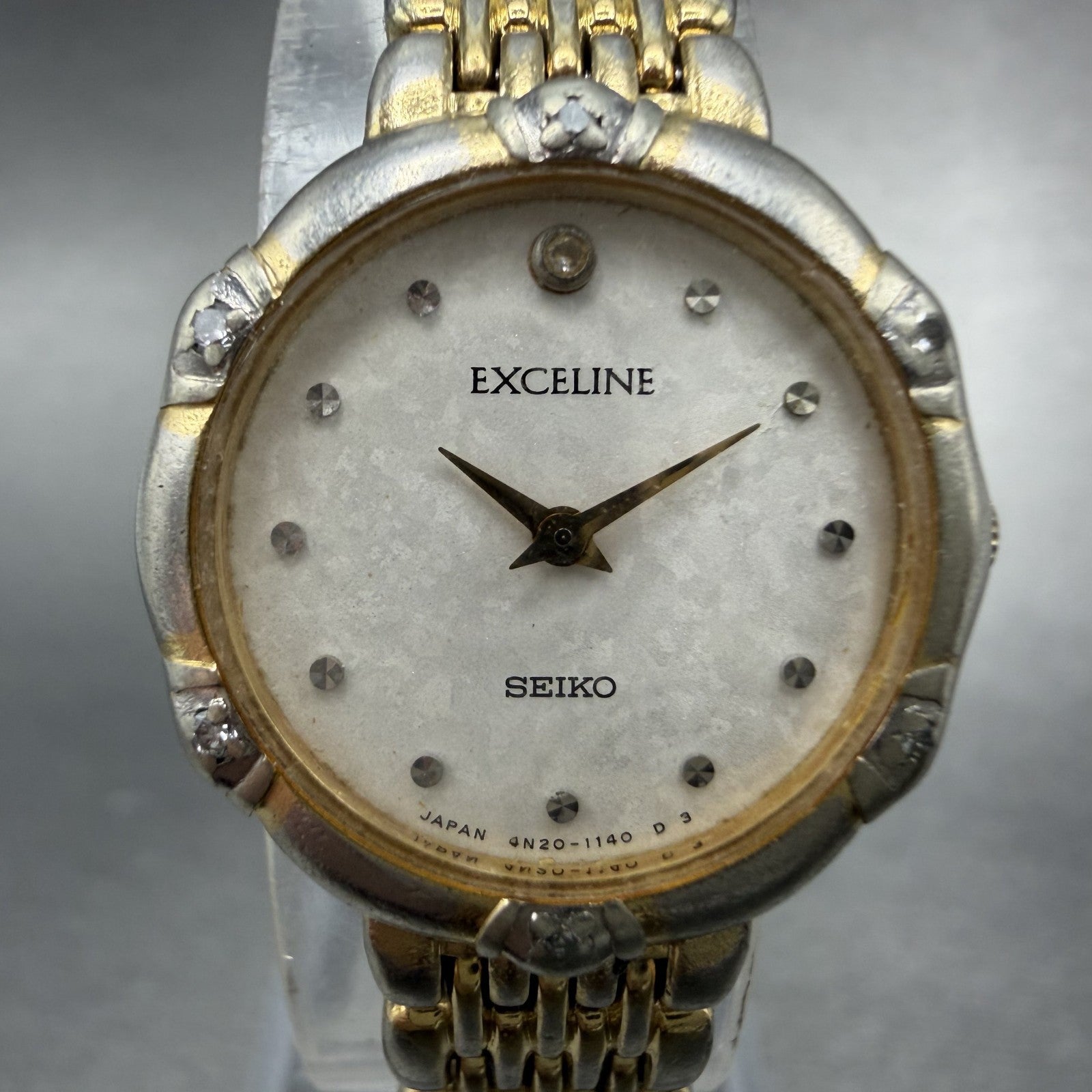 Seiko Exceline Watch Women 21mm White Dial Gold Tone Round 4N20-0640 New Batt1