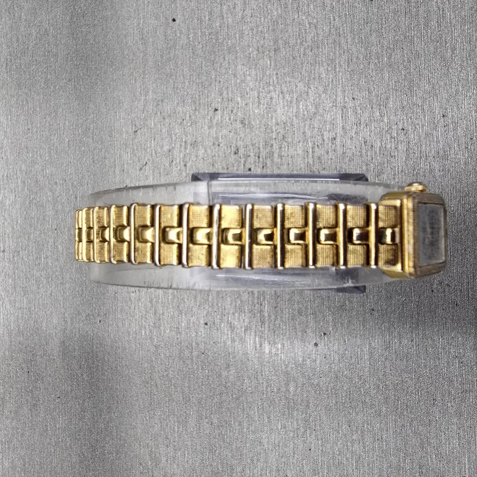 Seiko Tank Watch Women 13mm Black Dial Gold Tone Rectangle 1E20-5689 New Battery4