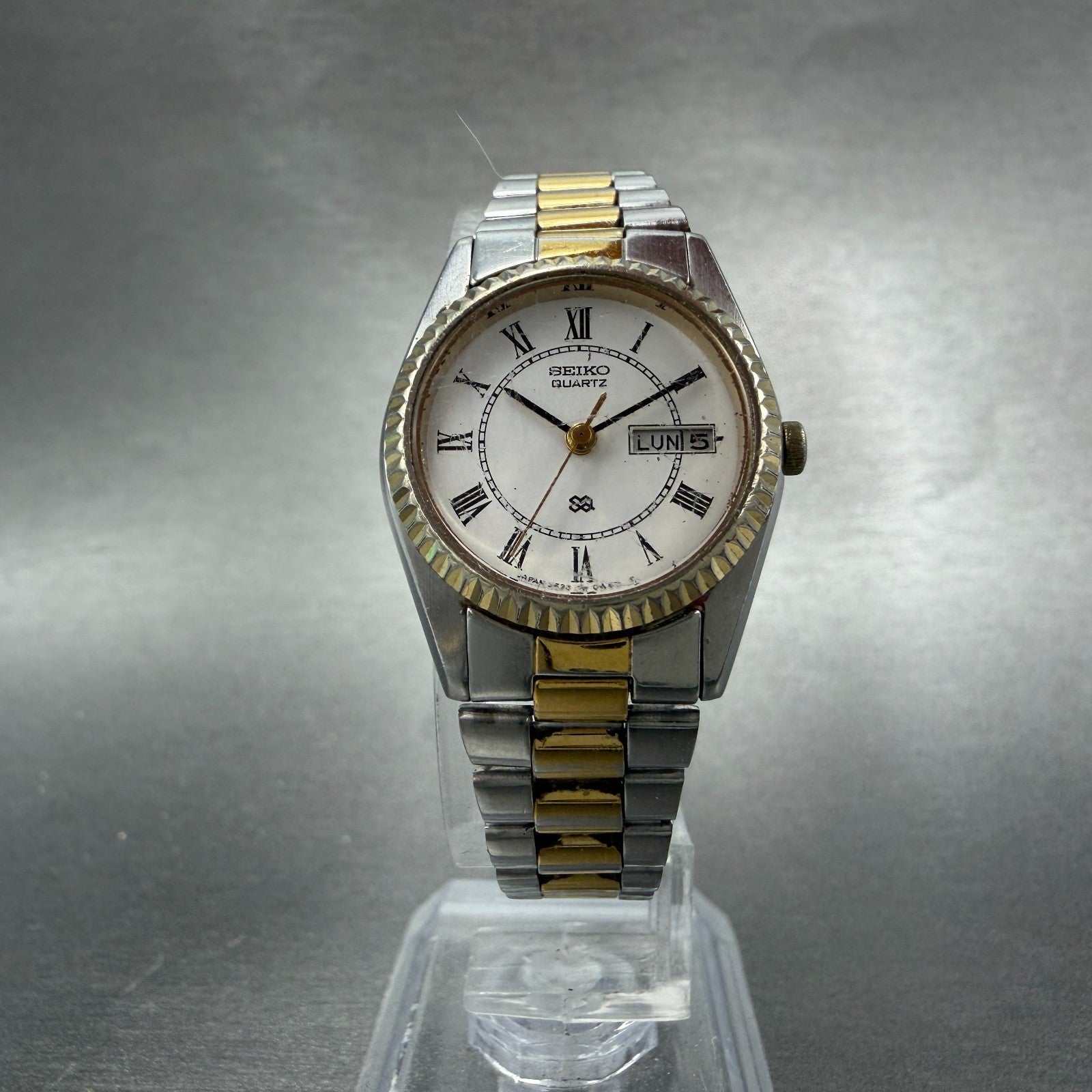 Seiko SQ Watch Women 24mm White Dial Two Tone Daydate Round 3E23-0A60 New Batt5