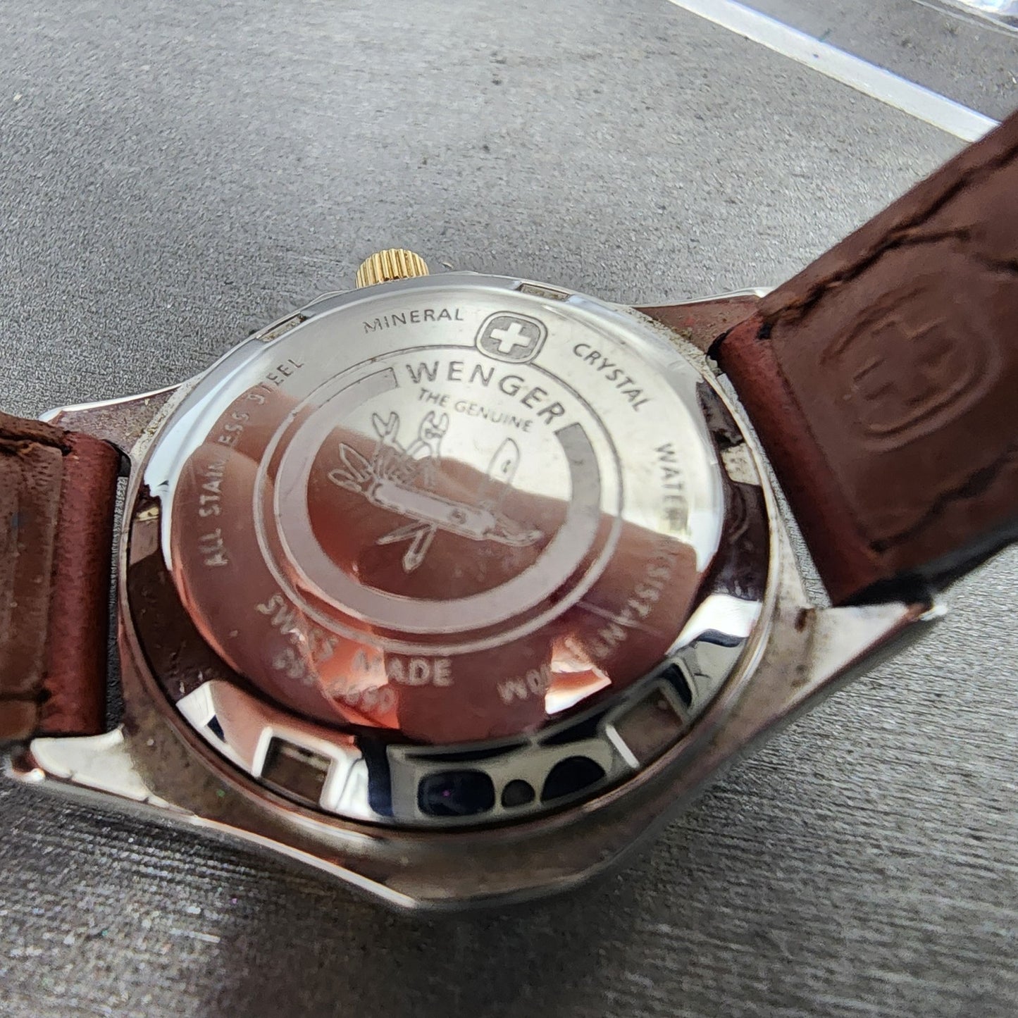 Wenger Watch Women 29mm White Dial Two Tone Date Round Leather Band New Battery9