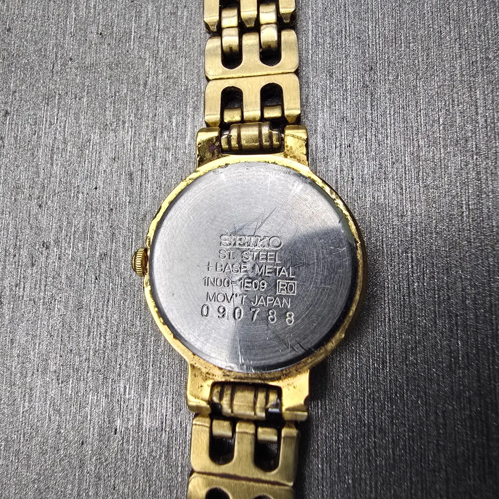 Seiko Watch Women 21mm Gold Dial Gold Tone Round 1N00-1E09 New Battery Vintage10