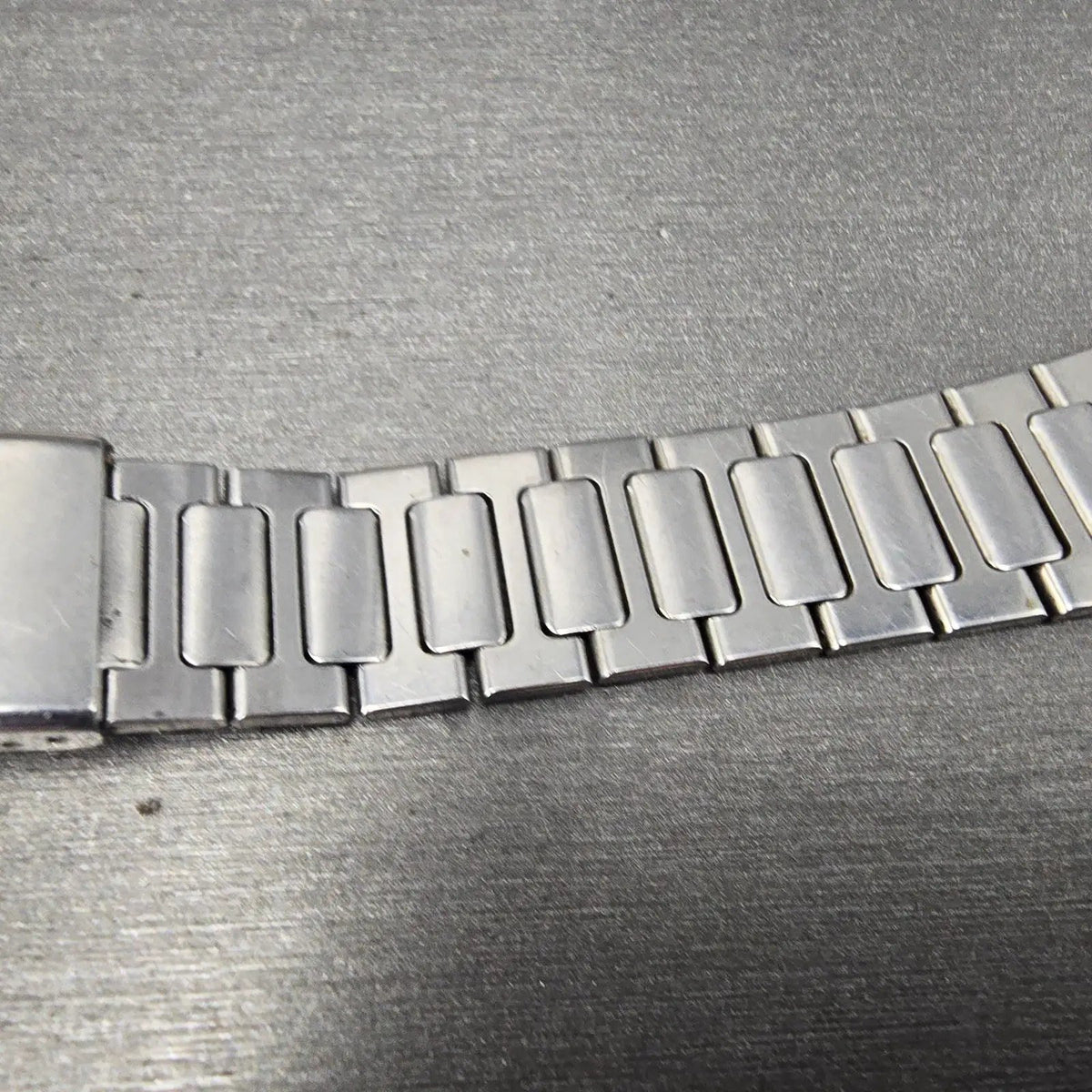 Seiko SQ Bracelet 19mm Stainless Steel Silver Tone Tri Folding Clasp READ!! Z3355