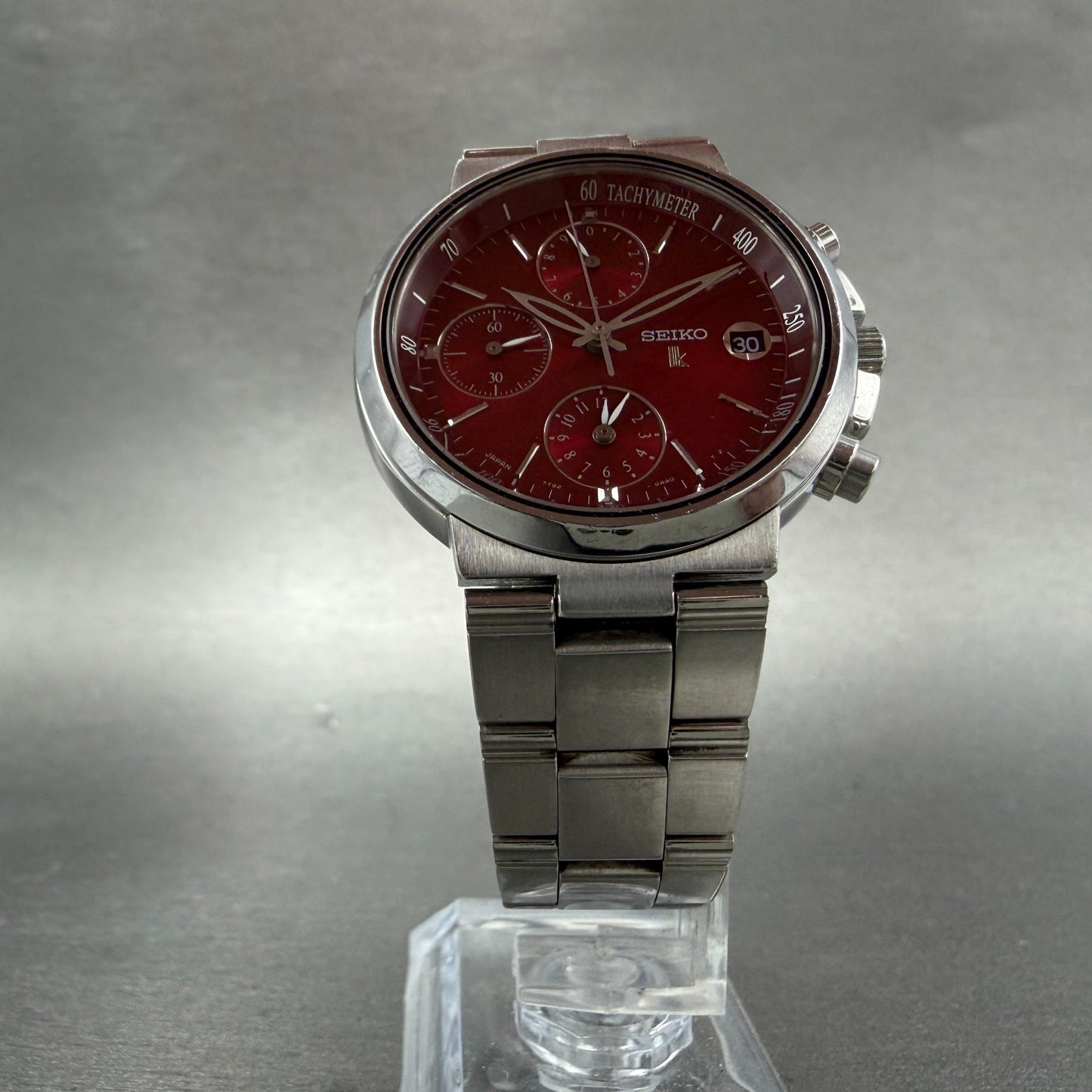Seiko Lukia Chronograph Watch Women 35mm Red Dial Silver Dial Date New Battery 25