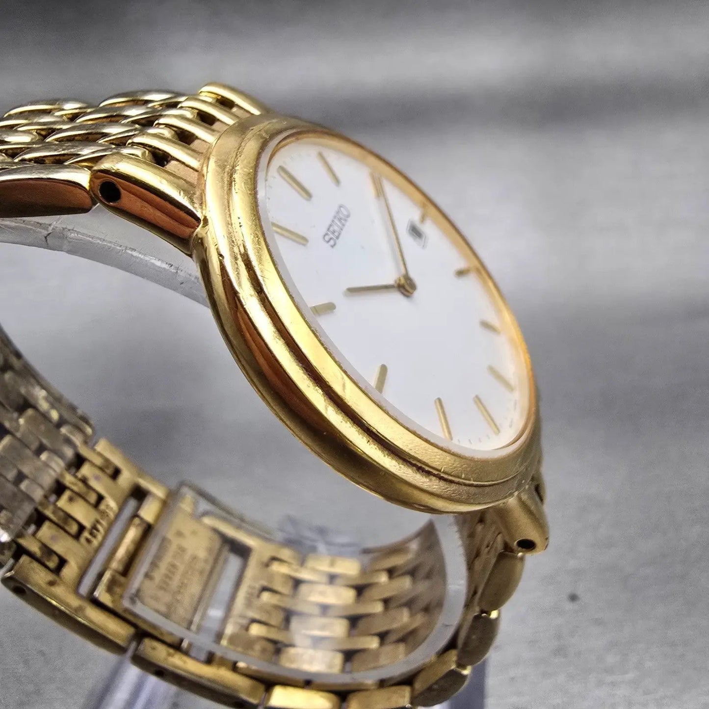 Seiko Watch Men 33mm White Dial Gold Tone Date Round V739-0A59 New Battery VTG3