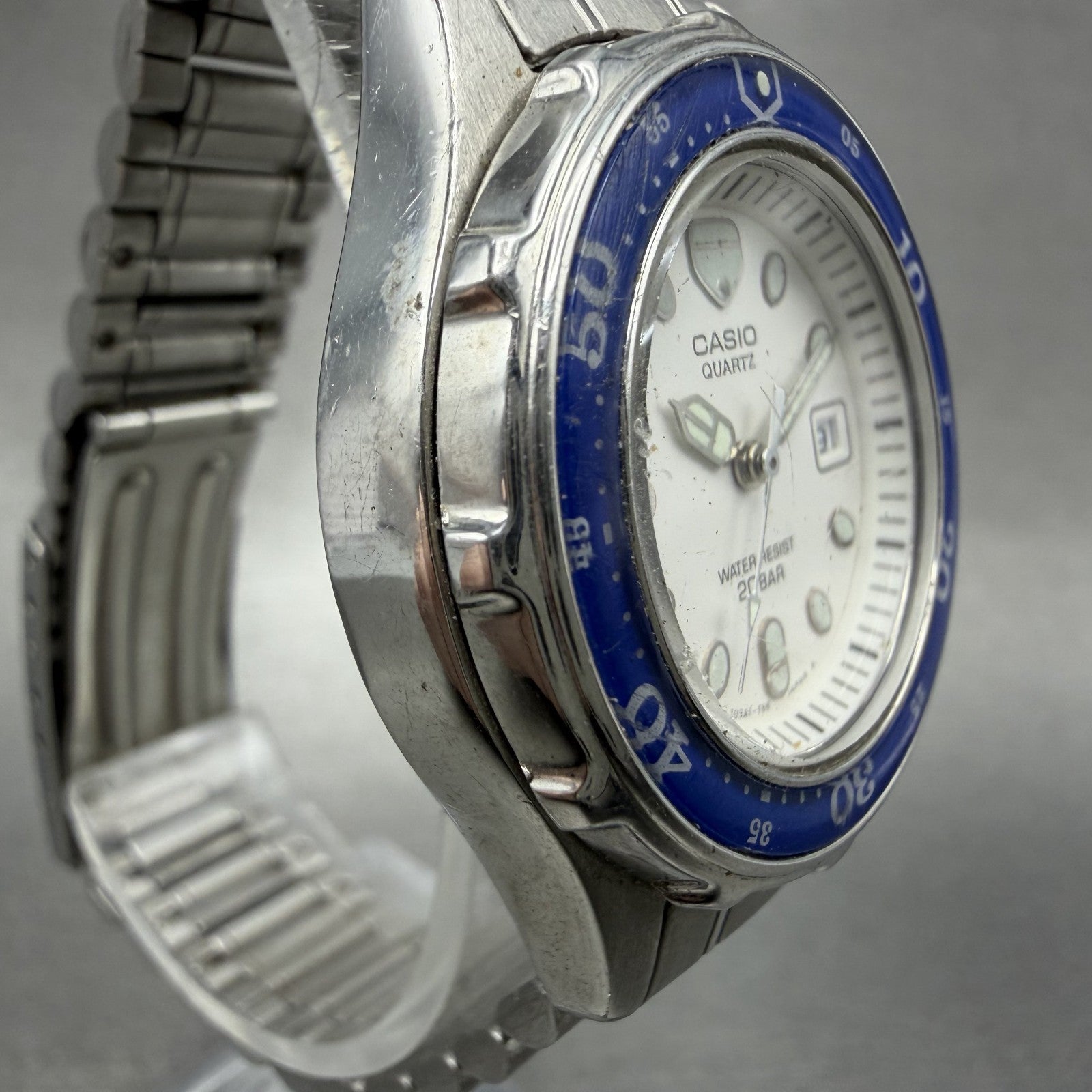 Casio Dive Watch Women 31mm White Dial Steel Blue Bezel LD715 Date PARTS4