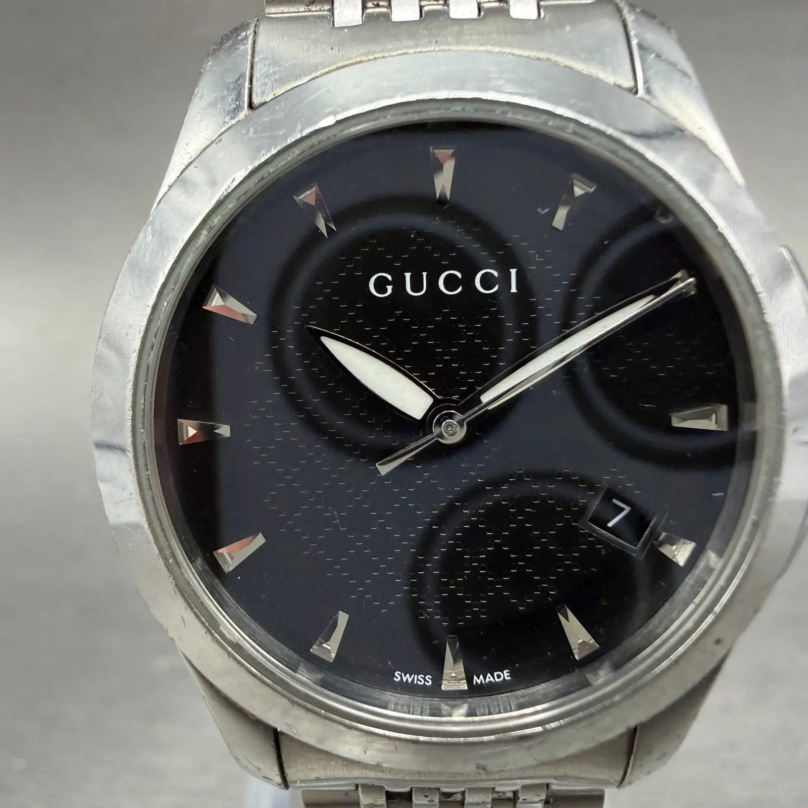 Gucci Watch Women Black Dial Stainless Steel Date Round 126.5 New Battery1