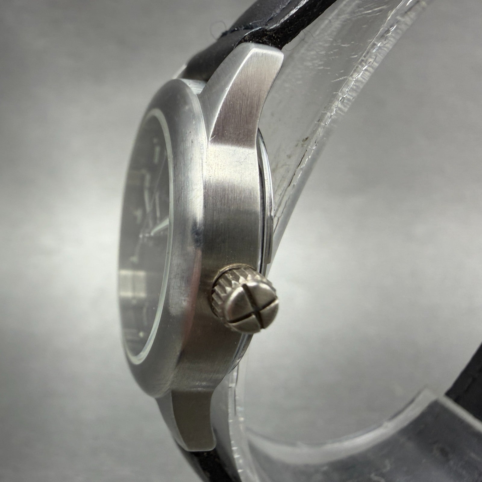 Eddie Bauer Watch Women 29mm Black Dial Silver Tone Date Round New battery2