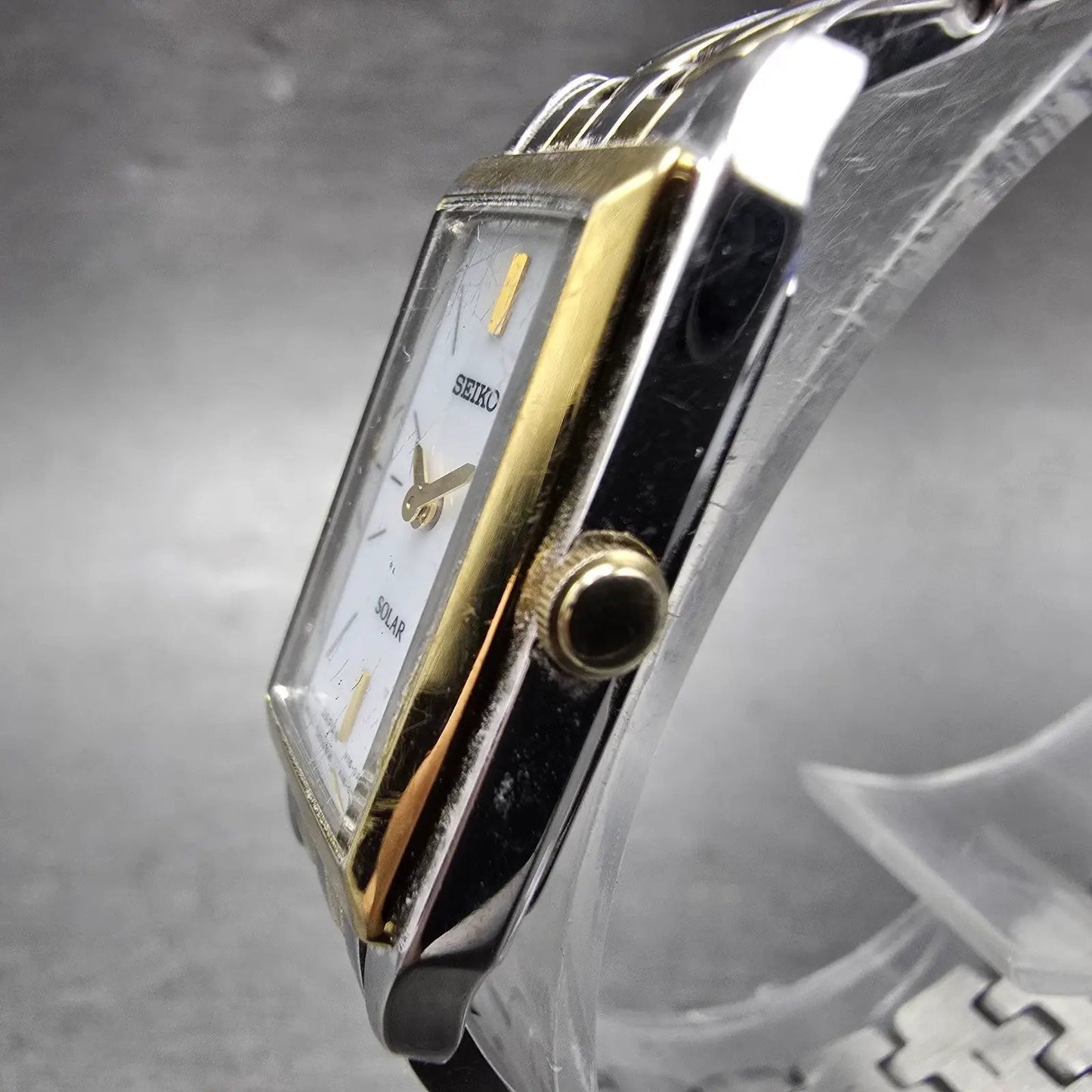 Seiko Solar Tank Watch Women 15mm White Dial Two Tone Rectangle V116-0AA0 WorksL2