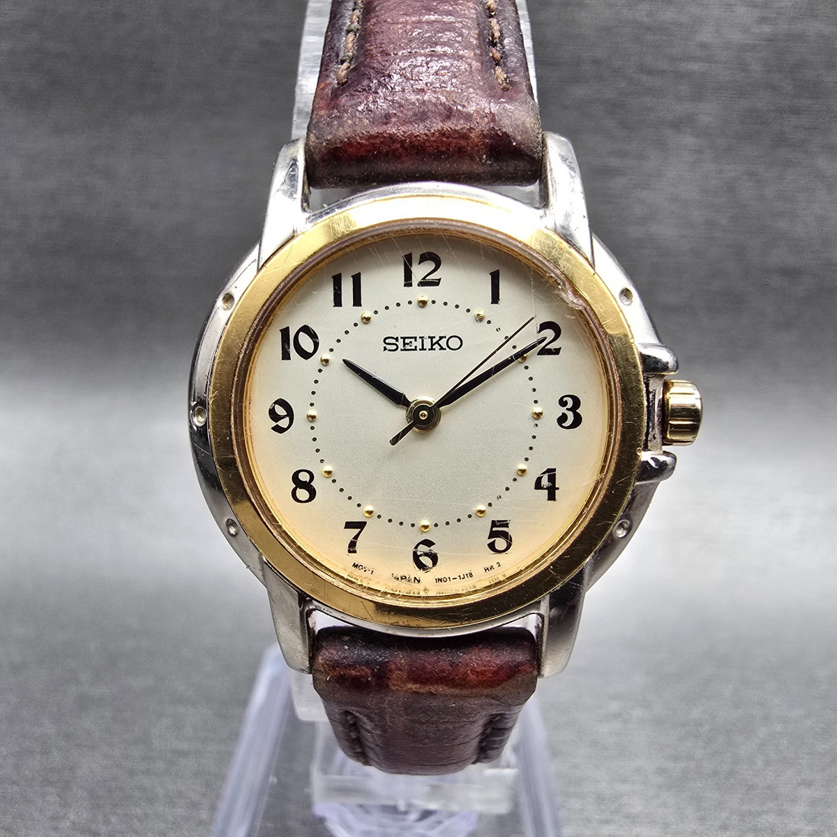 Seiko Watch Women 24mm Ivory Dial Two Tone Round 1N01-0J09 New Battery Vintage a0